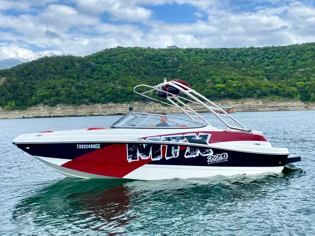 Rent a RINKER BOATS ski and wakeboard in Austin, TX near me