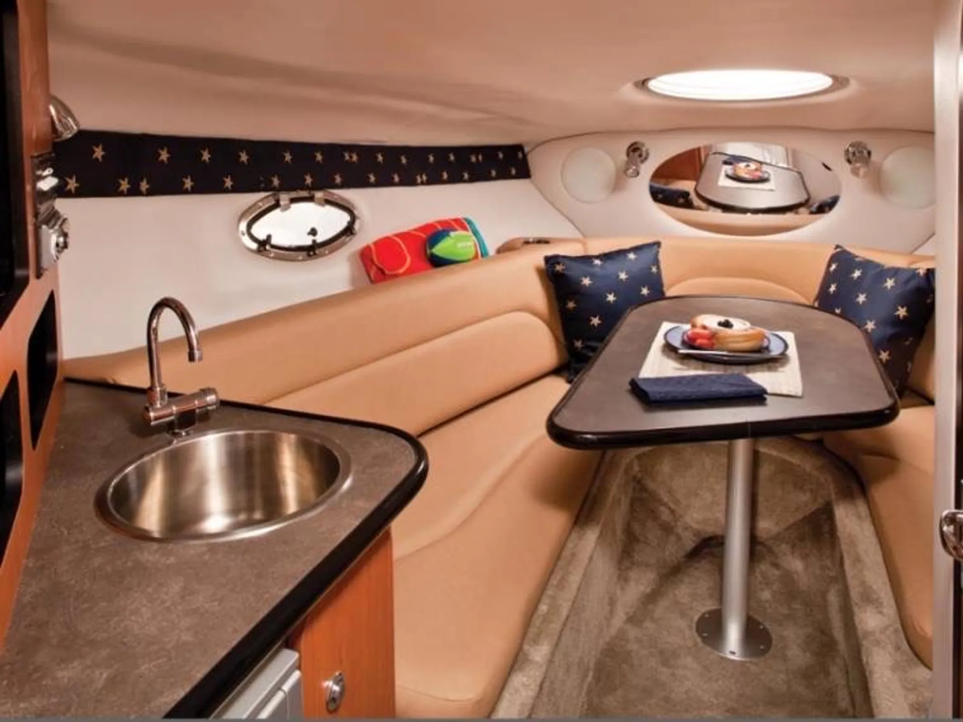 Crownline Boats 260 CR in Arlington, VA — photo 6