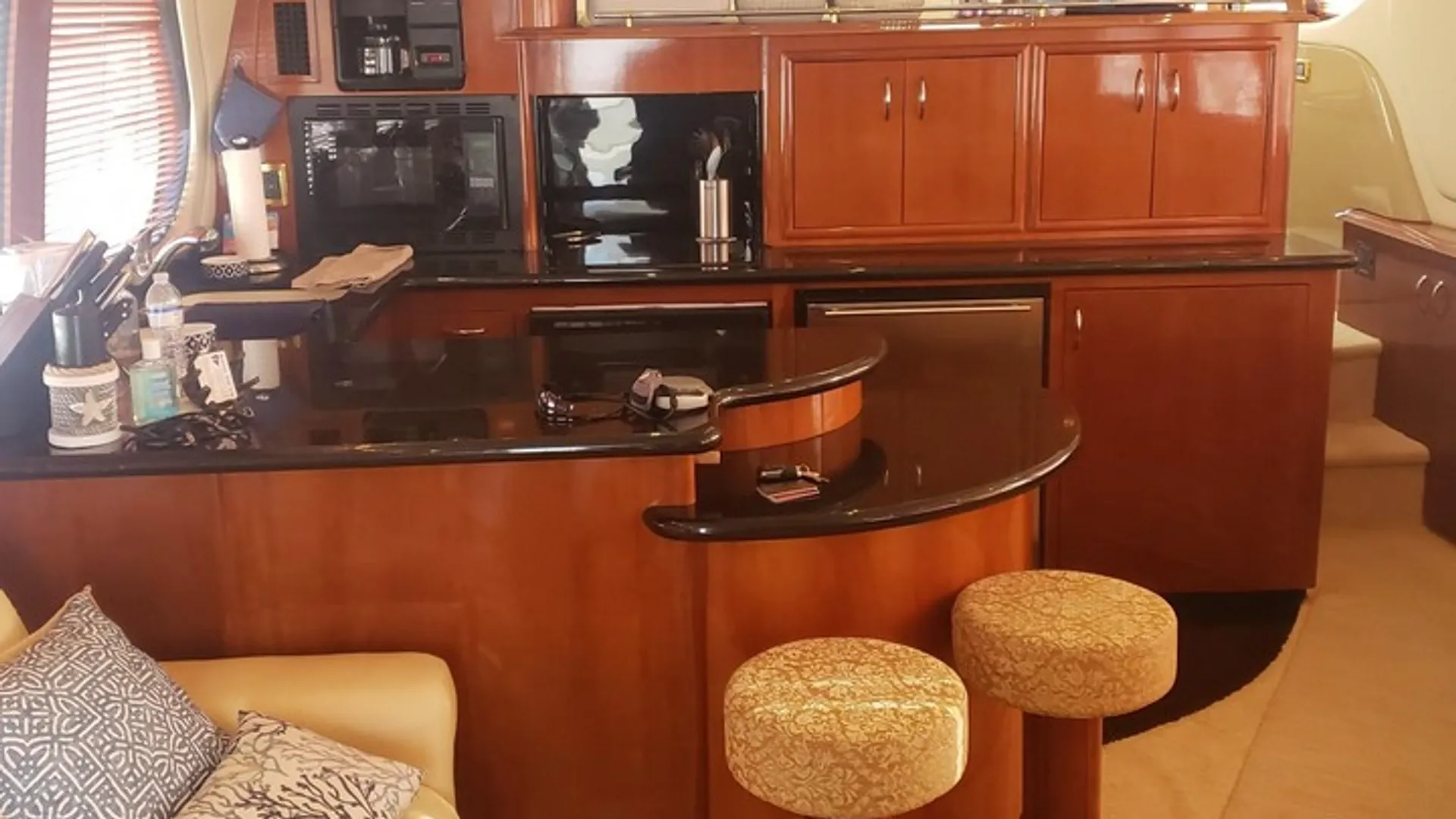 Carver 570 Voyager in Bradenton, FL — photo 7