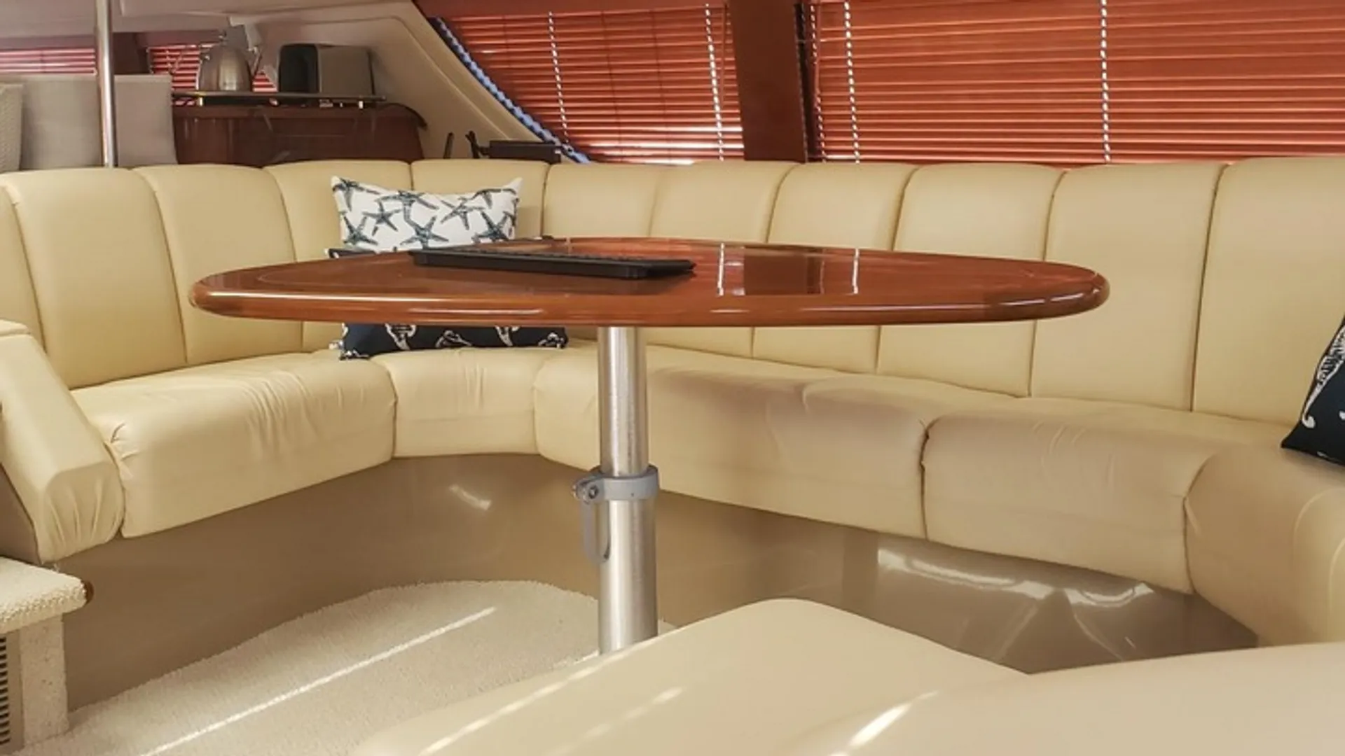 Carver 570 Voyager in Bradenton, FL — photo 8