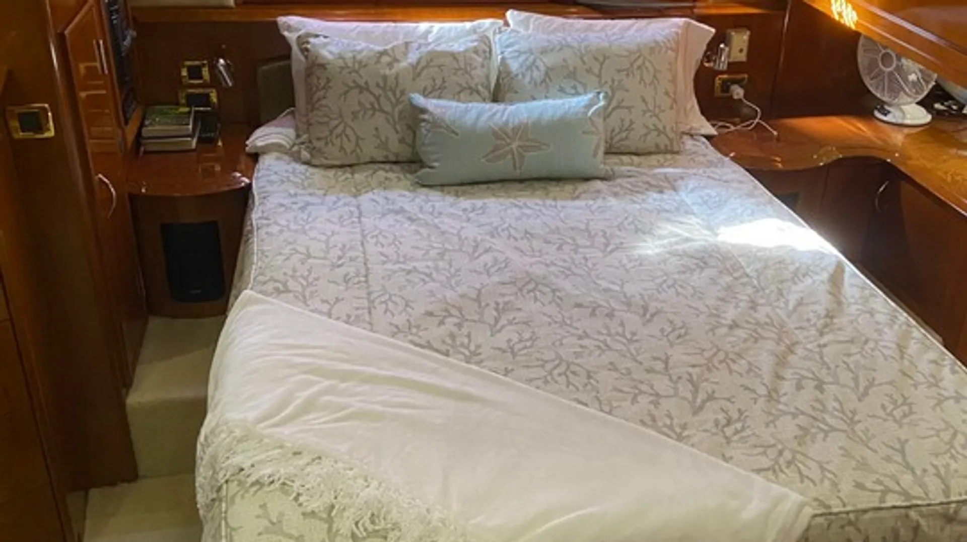 Carver 570 Voyager in Bradenton, FL — photo 10