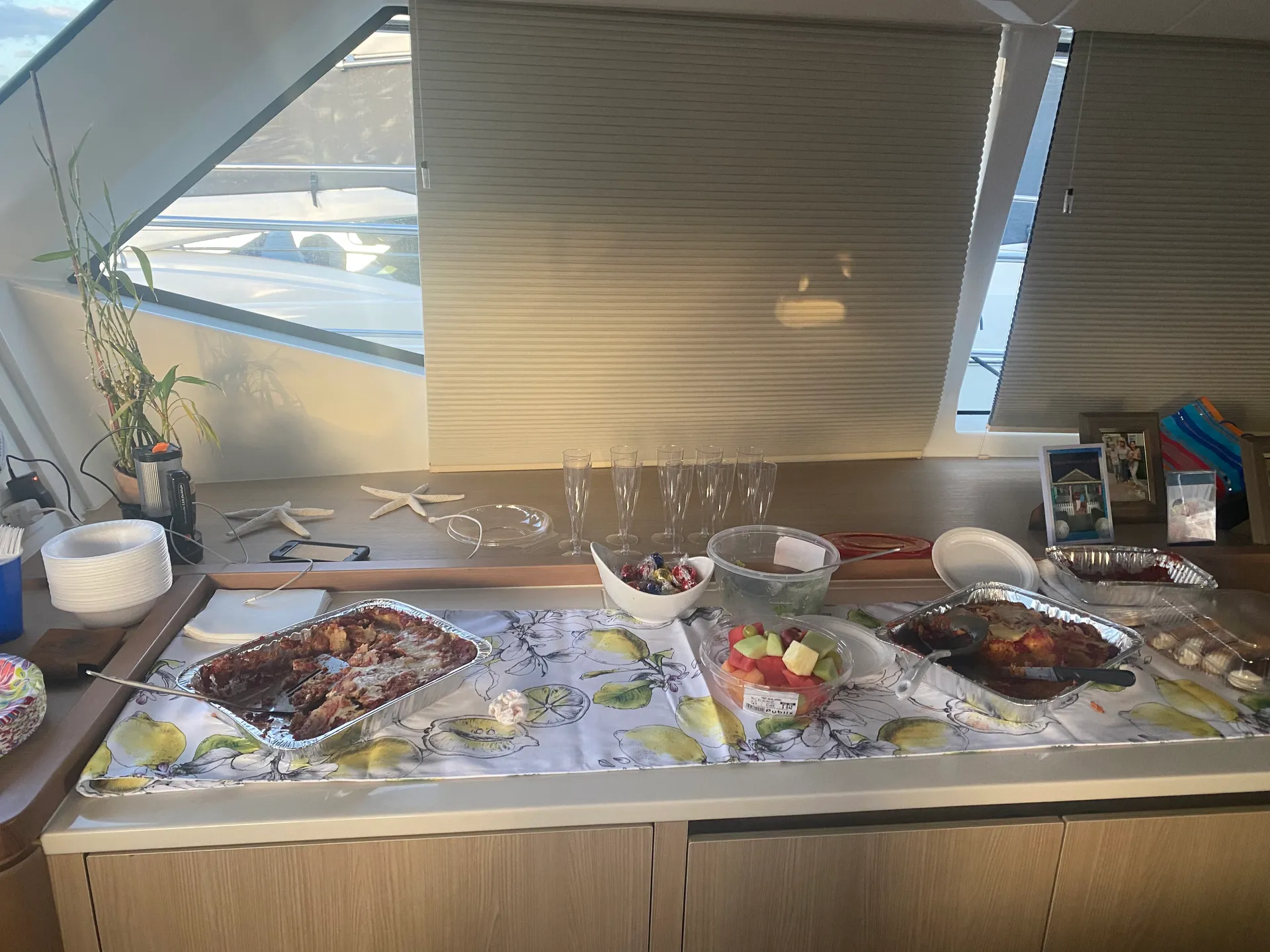 44’ Aquila Luxury Yacht Charter in St. Petersburg
