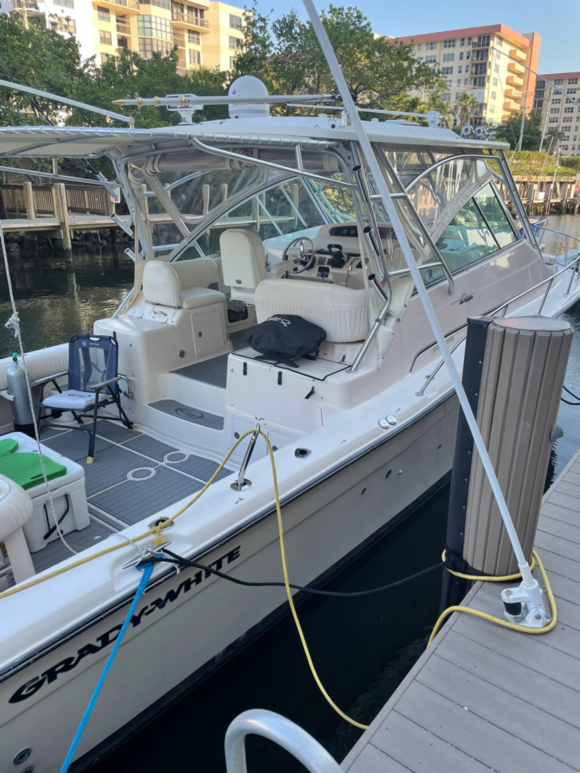 Grady-white Boats express cruiser in Hillsboro Beach, FL — photo 4