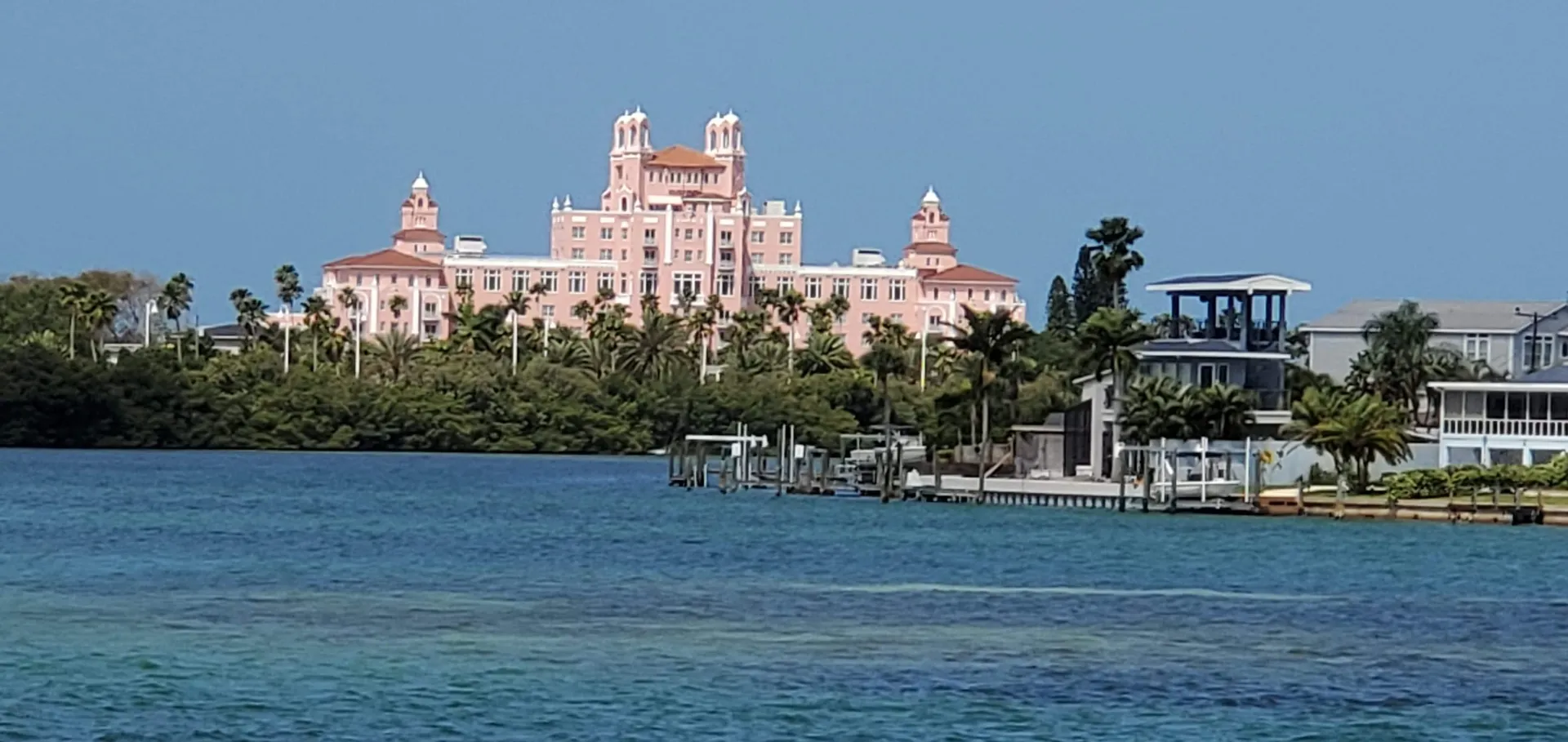 44’ Aquila Luxury Yacht Charter in St. Petersburg