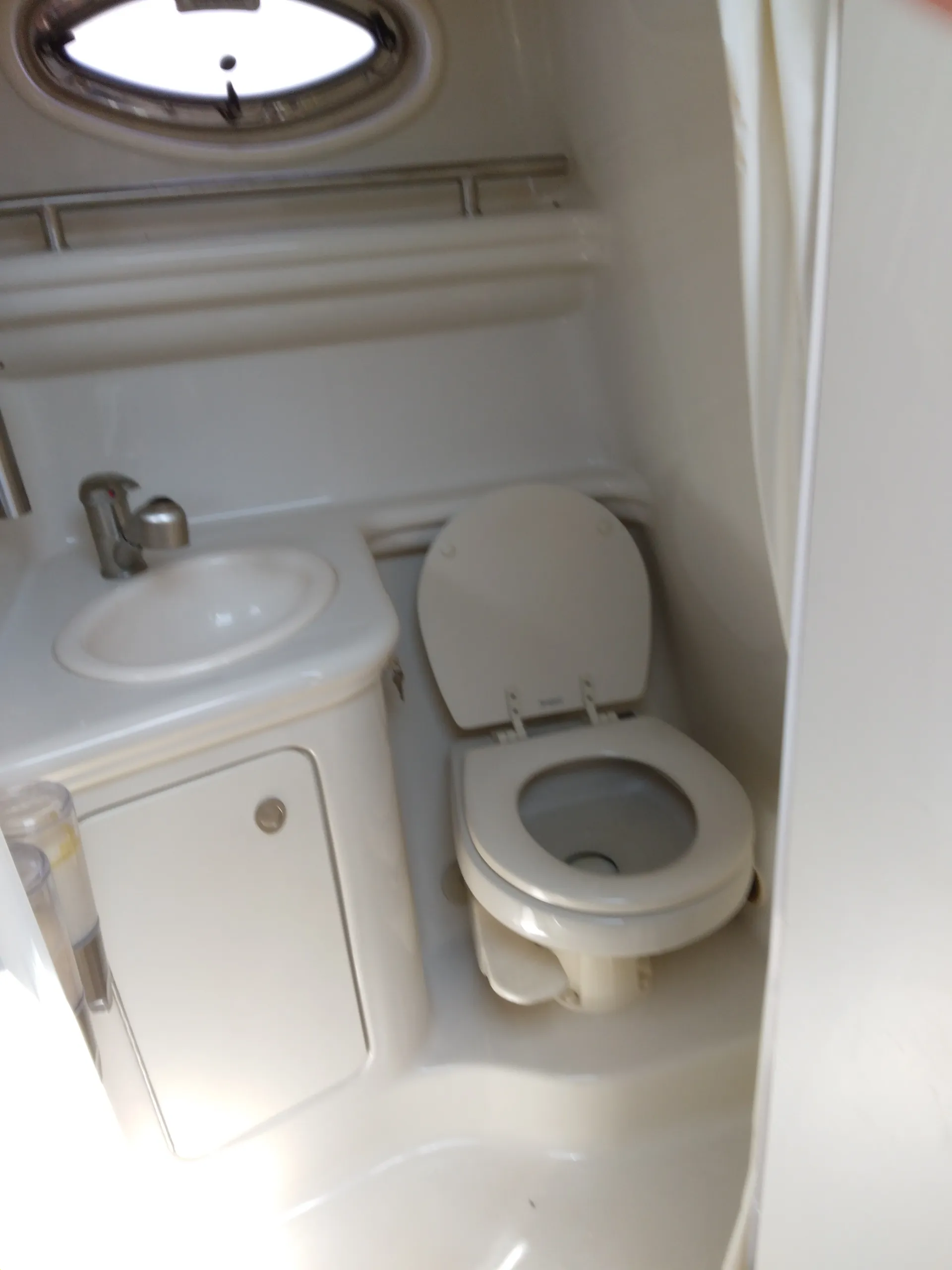 Sea Ray Boats 270 Amberjack in Huntington Beach, CA — photo 9