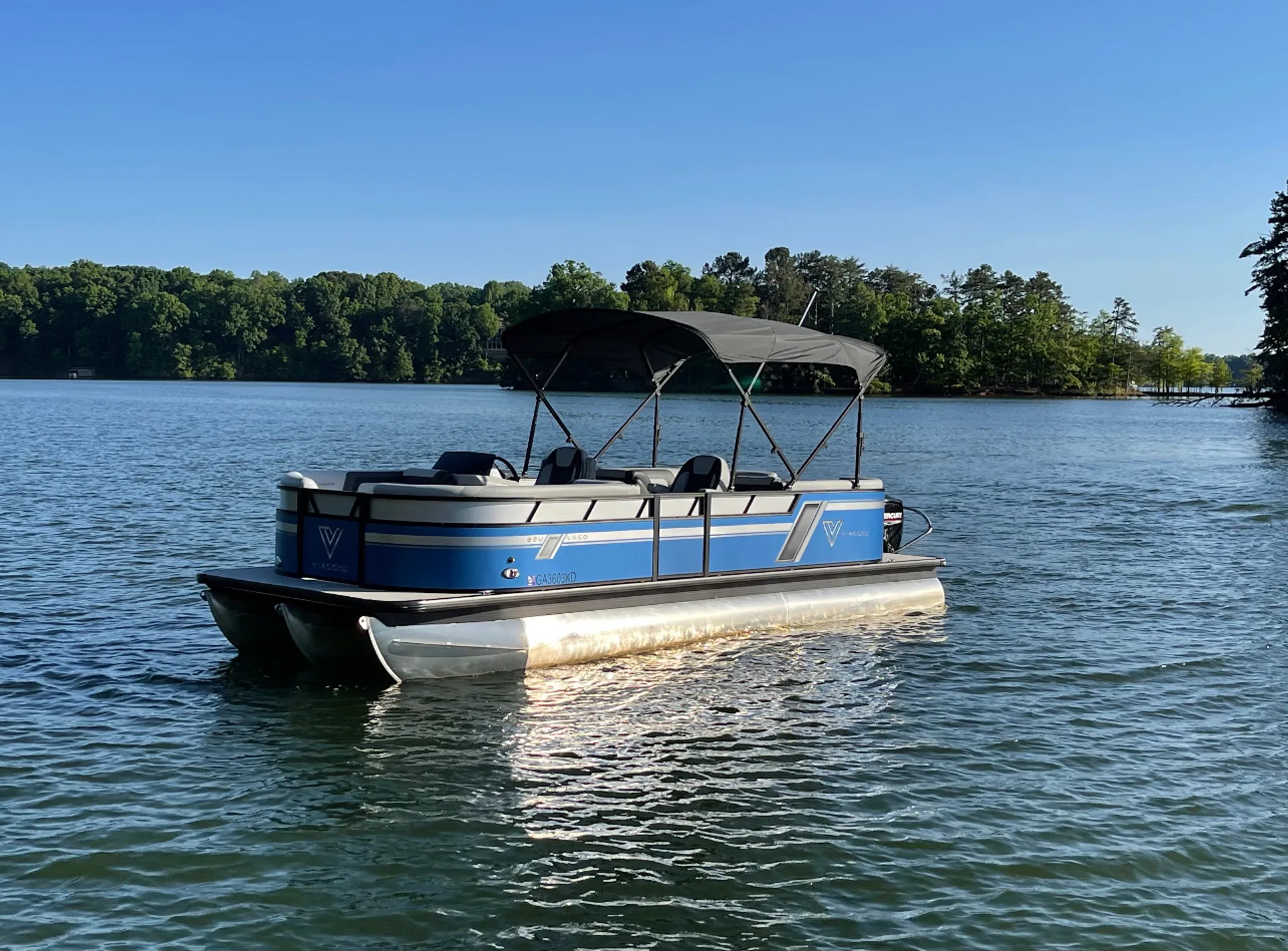 2022- 22' Tritoon W 150HP motor on Lake Lanier