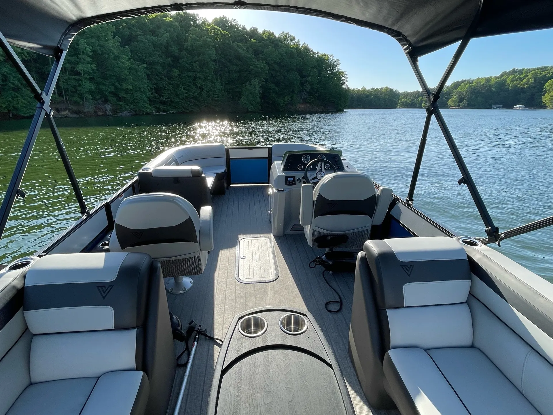 2022- 22' Tritoon W 150HP motor on Lake Lanier