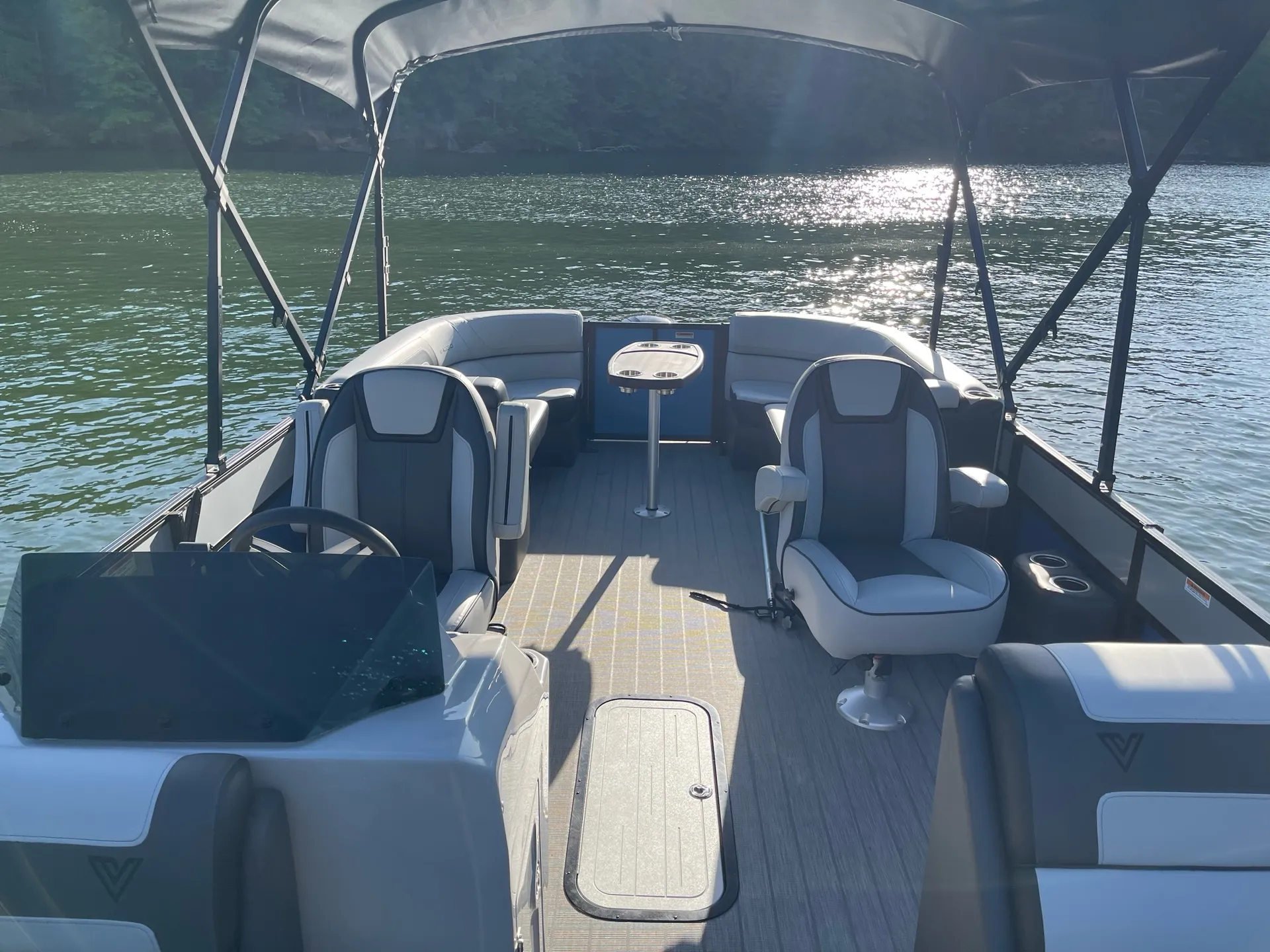 2022- 22' Tritoon W 150HP motor on Lake Lanier