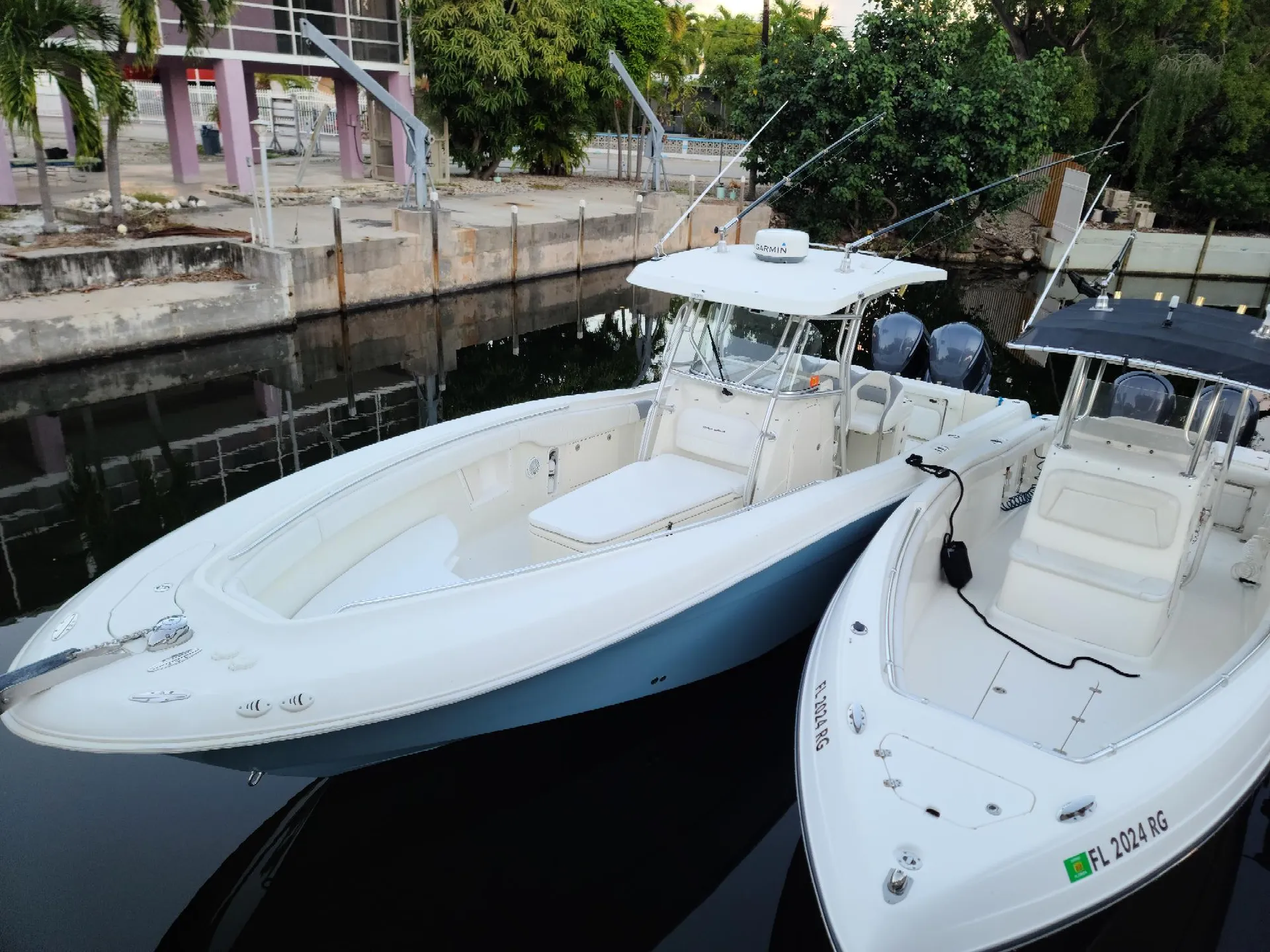 Hydrasports Boats 3300 CC w/3-F225 TXR in Tavernier, FL — photo 3