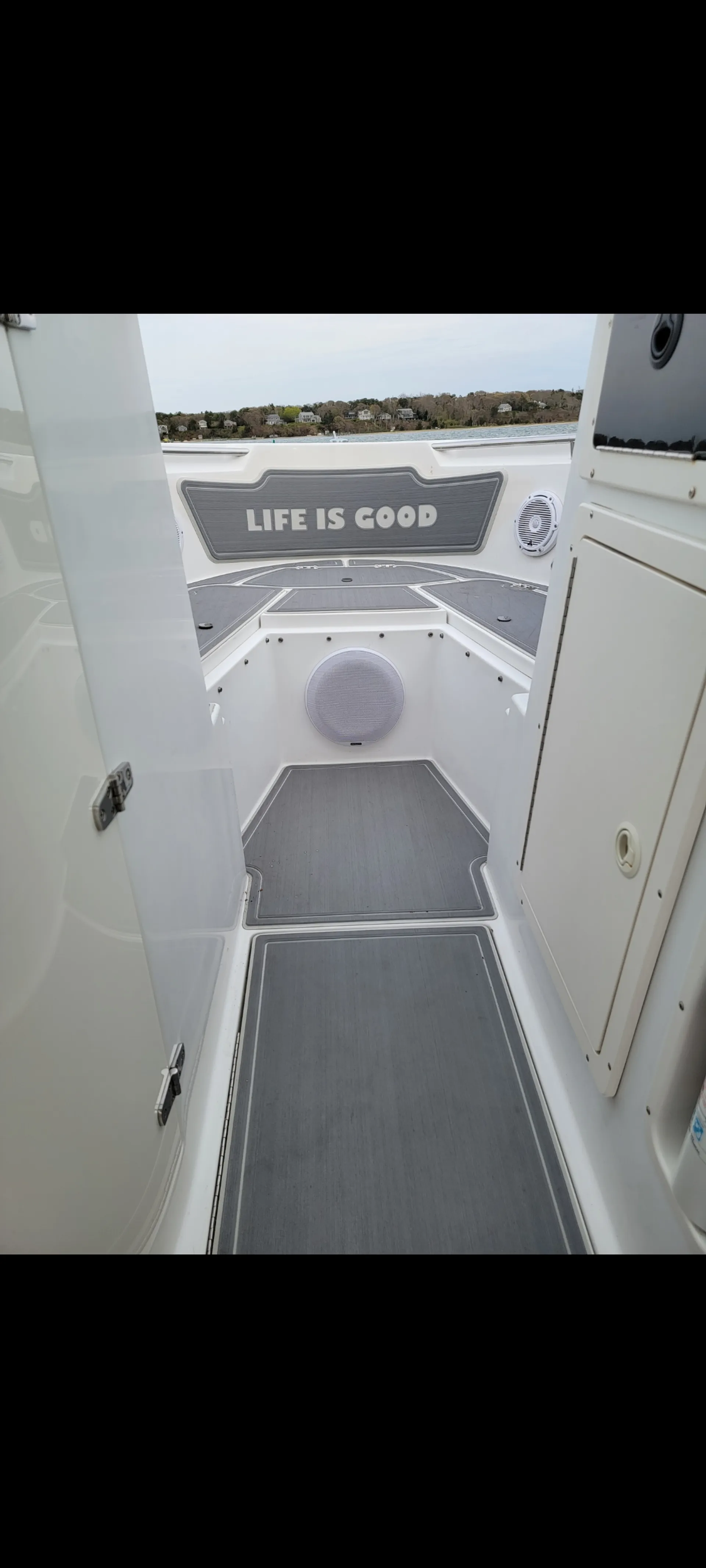 Seaswirl Boats 2301 DC Striper  in Oak Bluffs, MA — photo 3