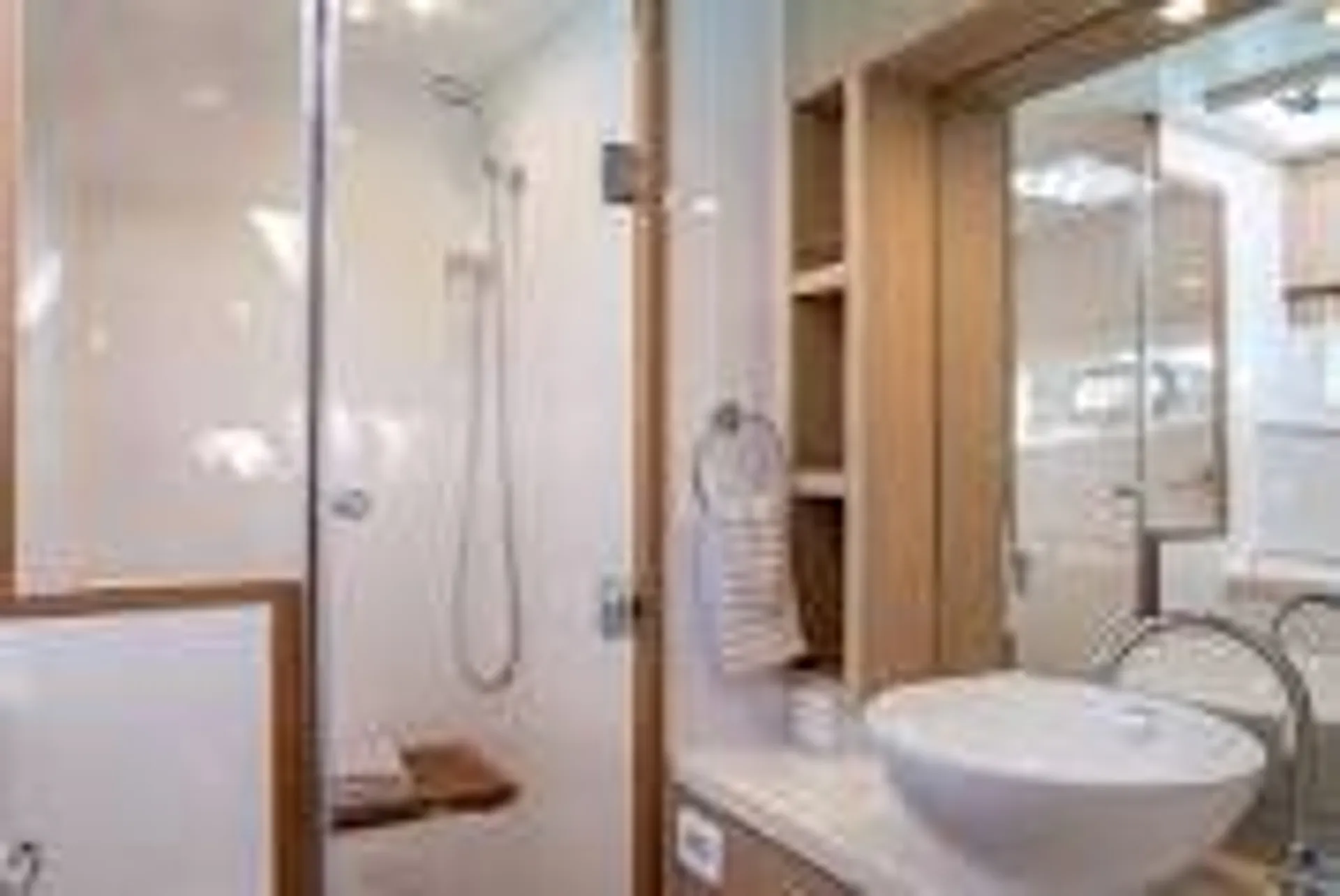 44’ Aquila Luxury Yacht Charter in St. Petersburg