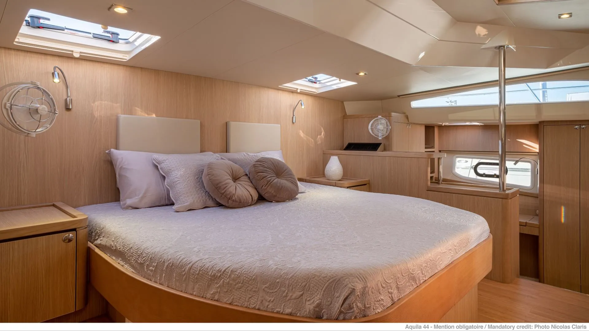 44’ Aquila Luxury Yacht Charter in St. Petersburg
