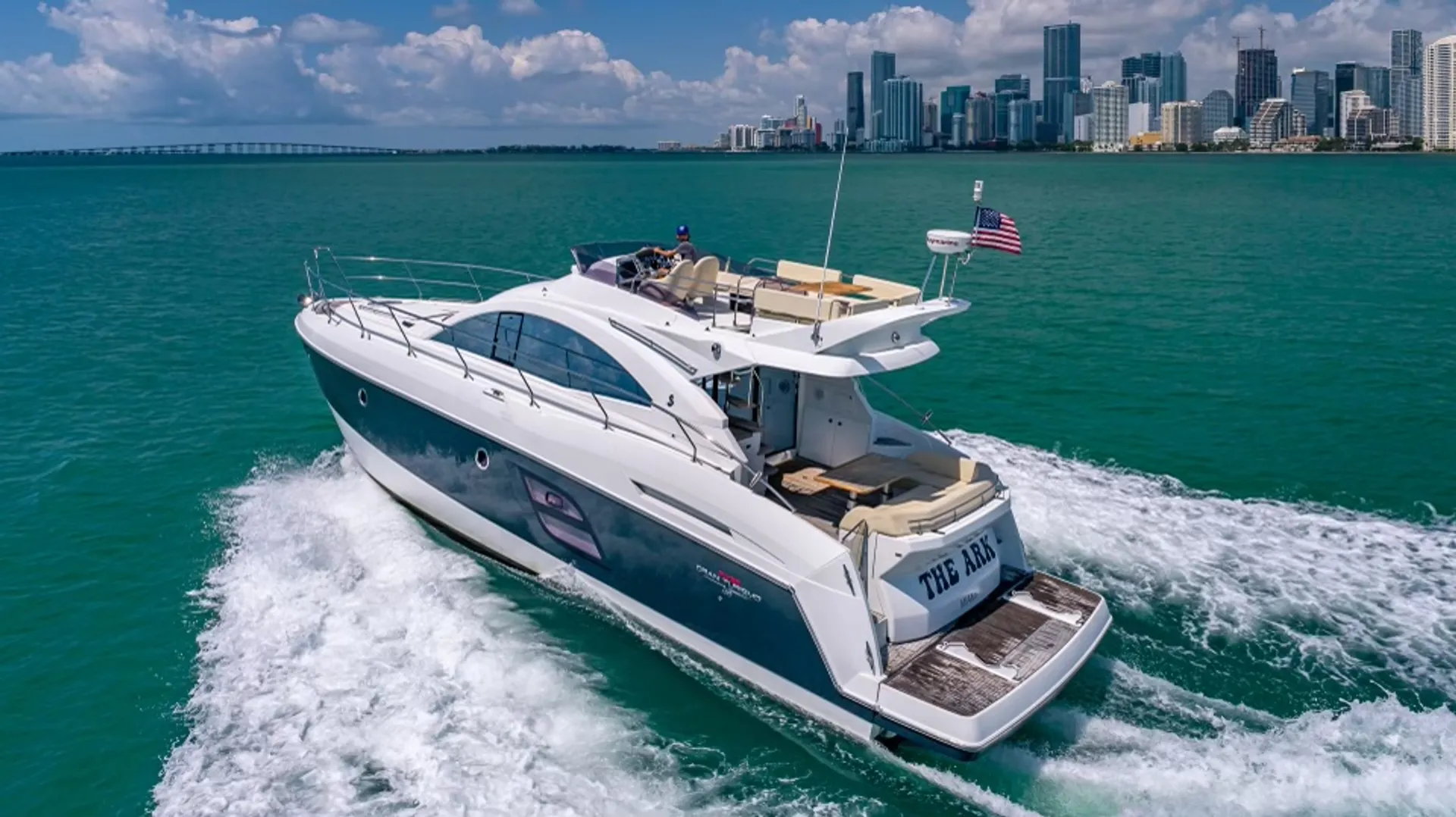 Beneteau USA GranTurismo 49 Flybridge in Miami Beach, FL — photo 4