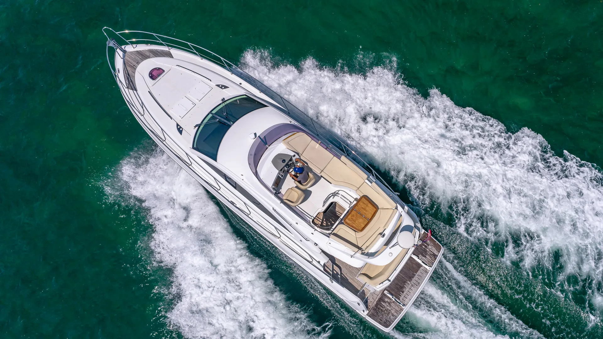 Beneteau USA GranTurismo 49 Flybridge in Miami Beach, FL — photo 3