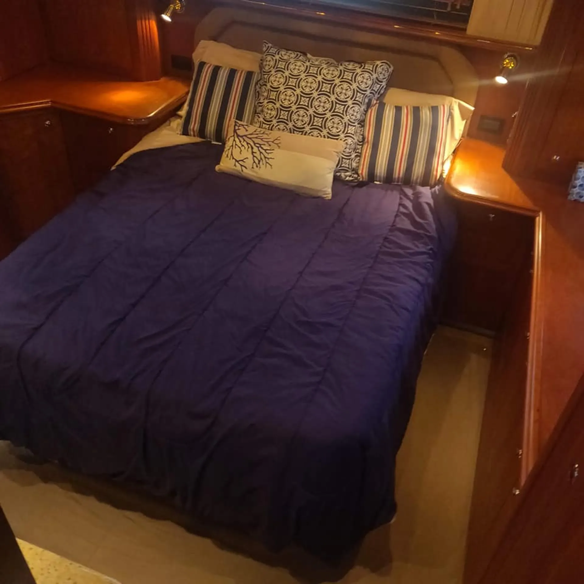 40’ Luxury Cruiser Yacht | Private Lake Michigan Experience