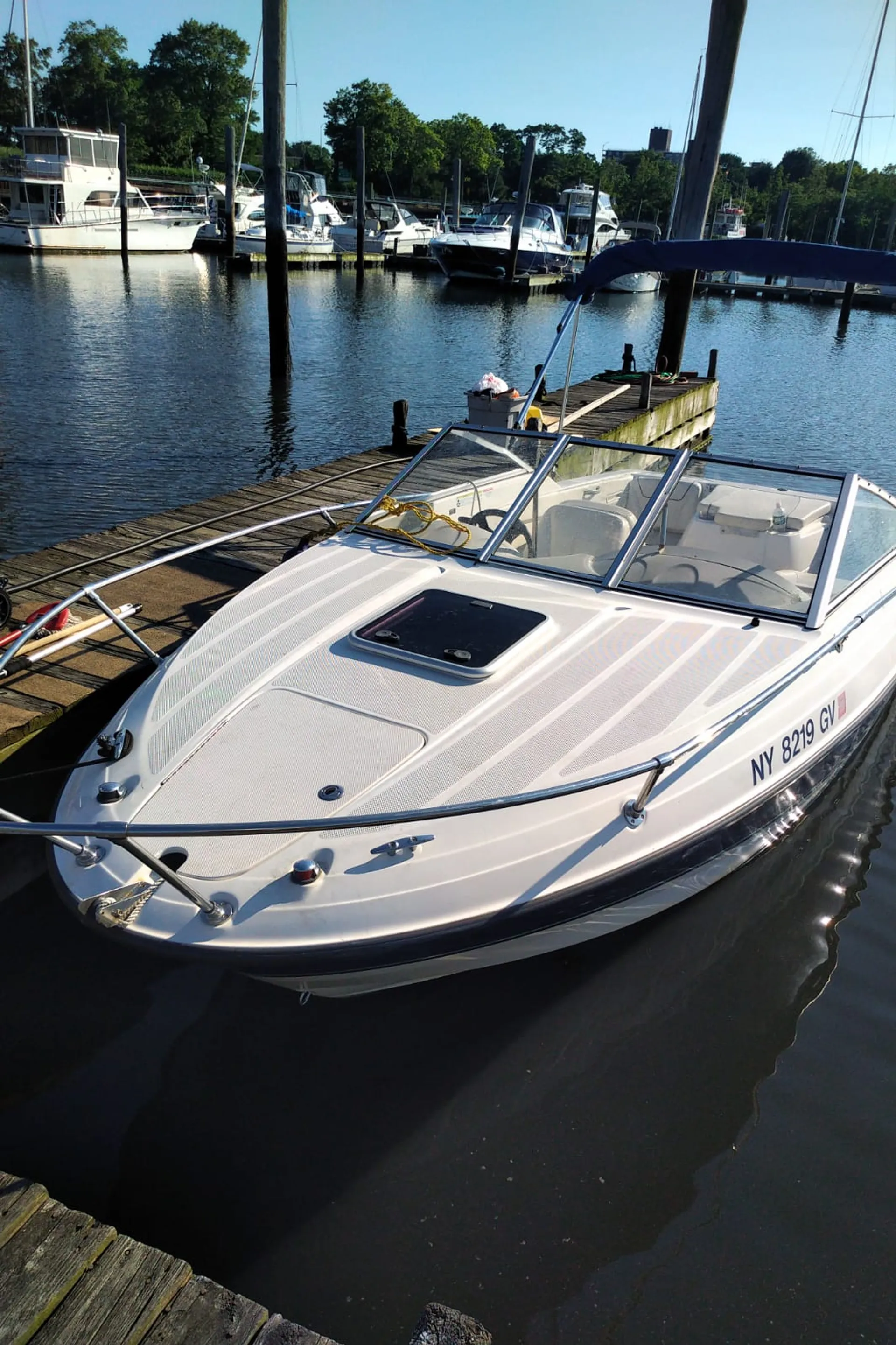 Bayliner 192 Discovery Cuddy  in Brooklyn, NY — photo 2