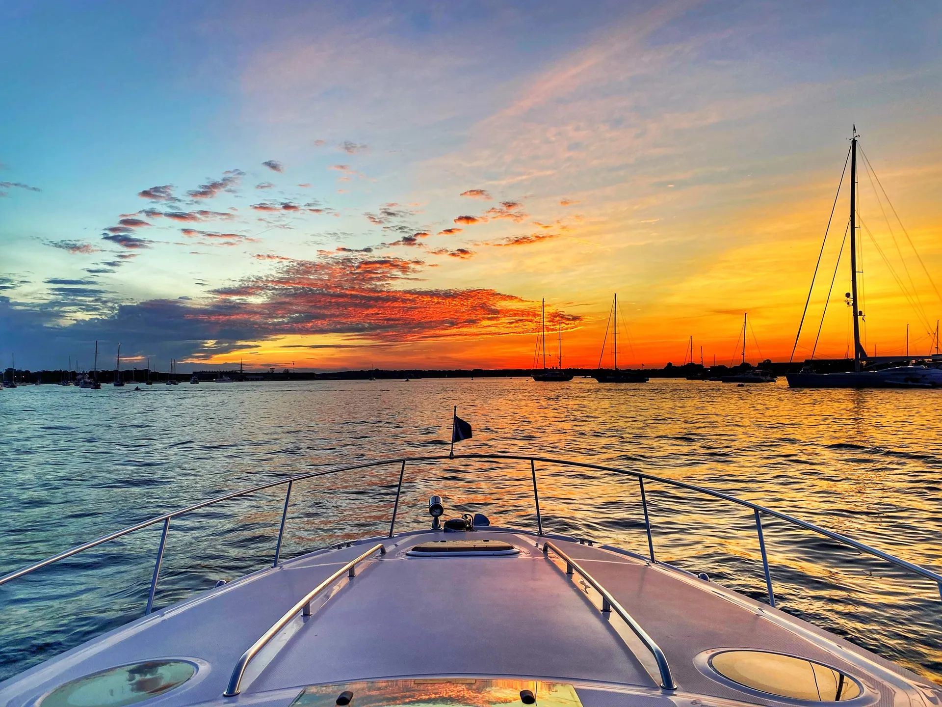Sea Ray Boats 340 Sundancer in Newport, RI — photo 10