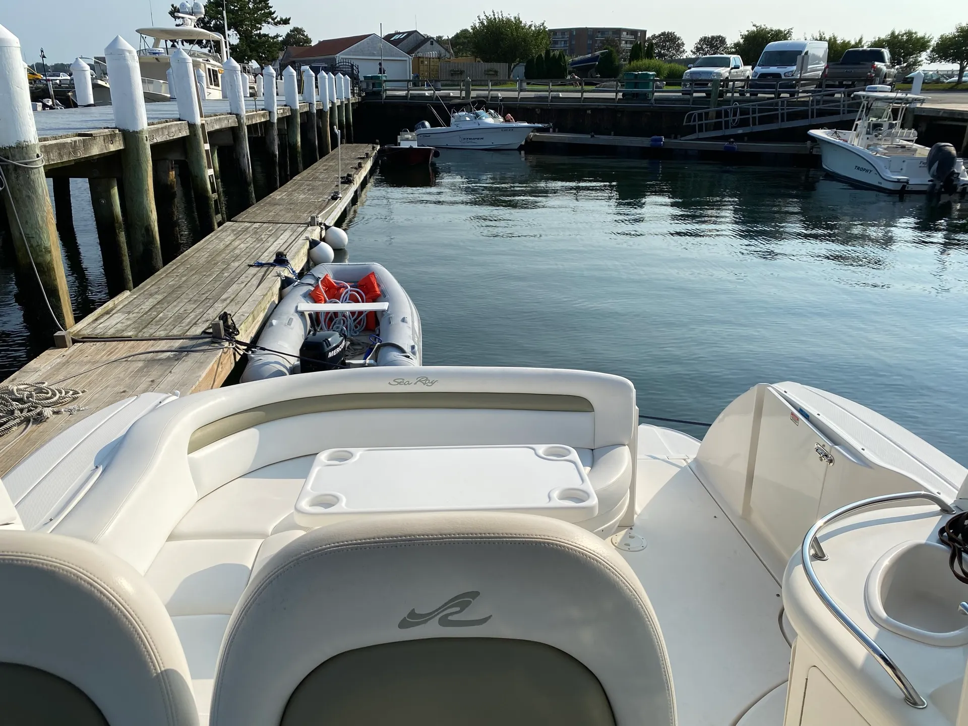 Sea Ray Boats 340 Sundancer in Newport, RI — photo 4