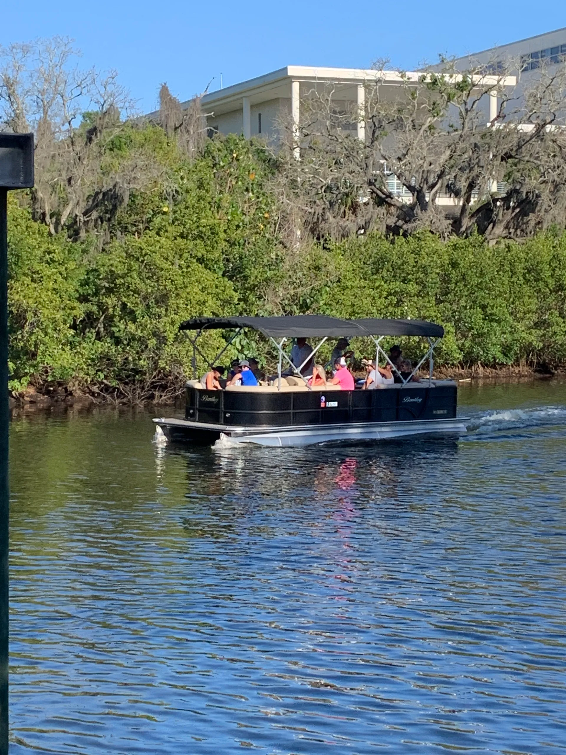  Enjoy Bentley Pontoon in Sarasota, FL!