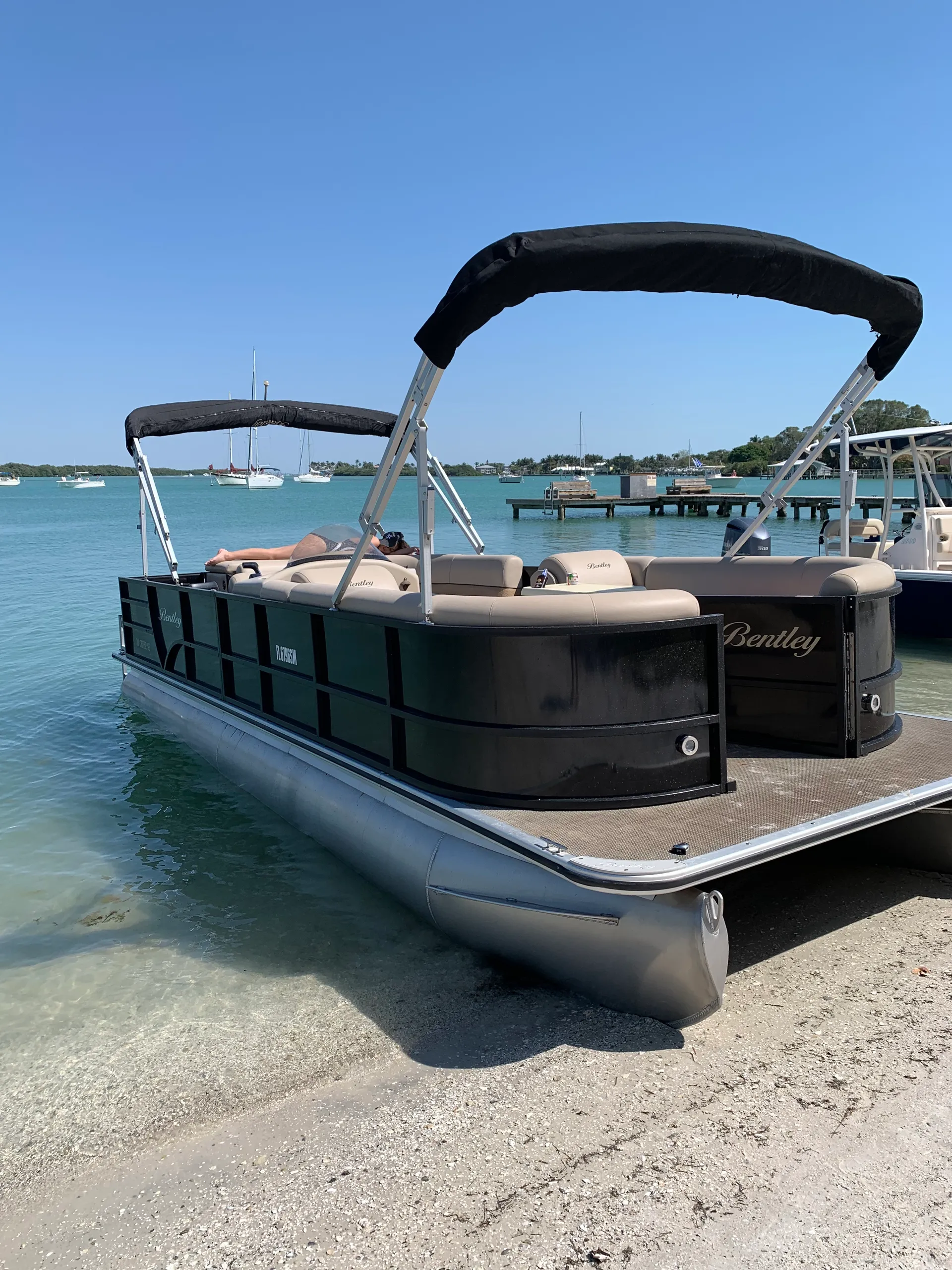  Enjoy Bentley Pontoon in Sarasota, FL!