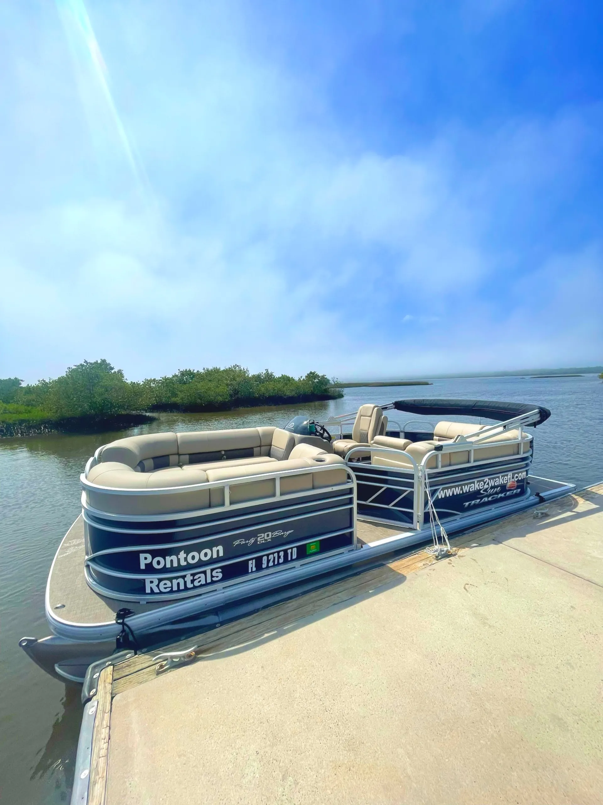 SUN TRACKER PARTY BARGE 20 DLX in St. Augustine, FL — photo 2