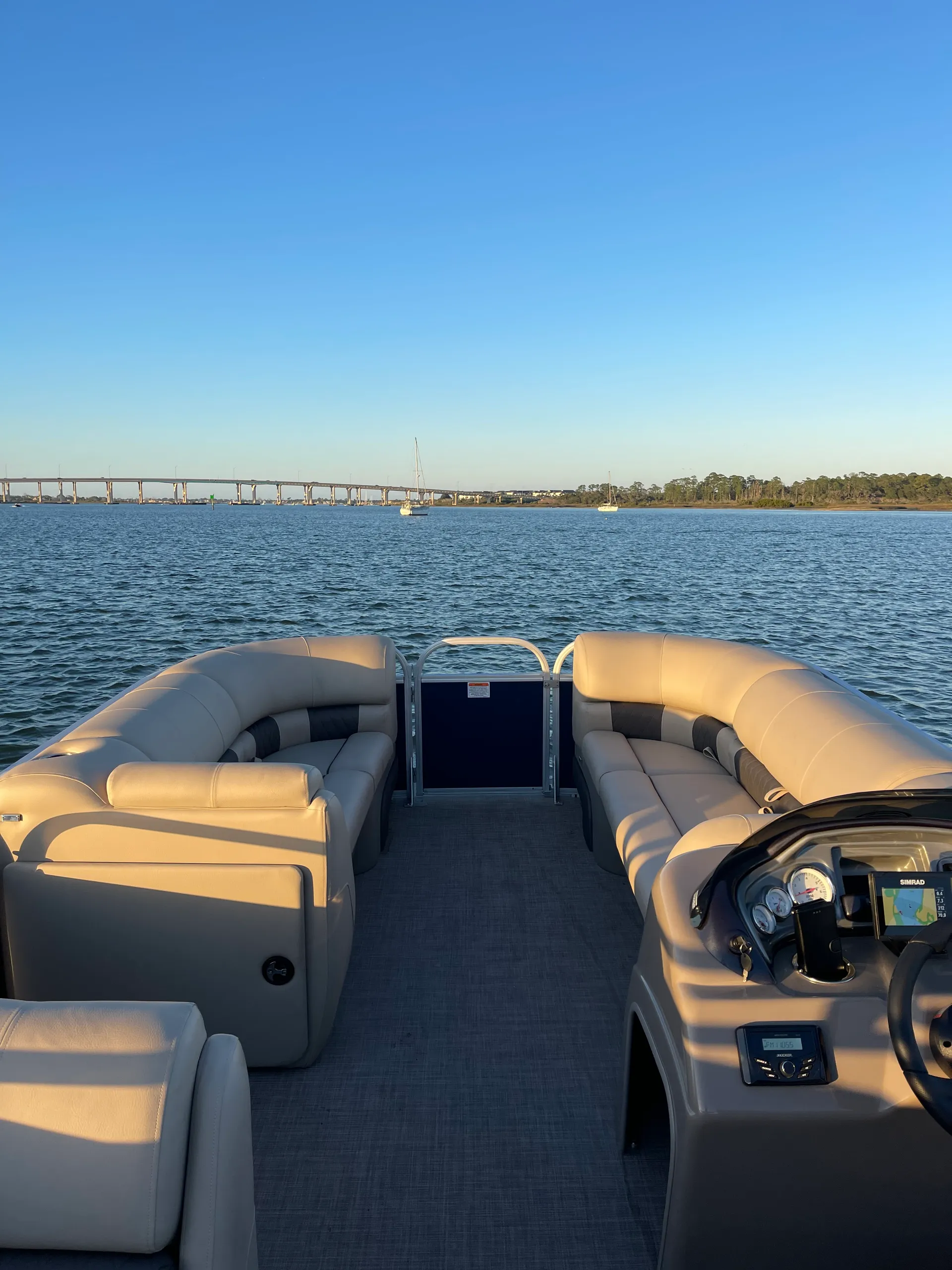 SUN TRACKER PARTY BARGE 20 DLX in St. Augustine, FL — photo 4