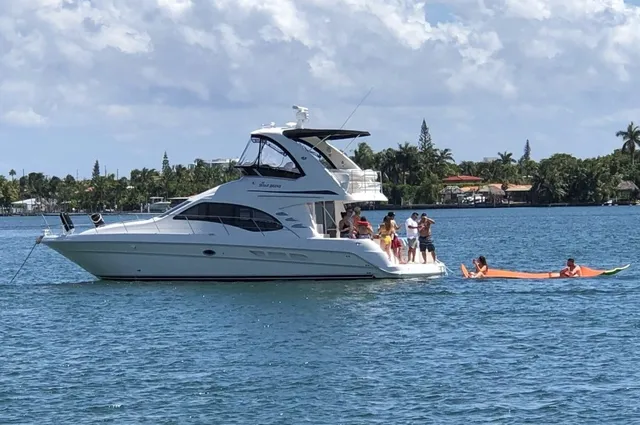Rent a Sea Ray Boats motor yacht in Miami Beach, FL near me