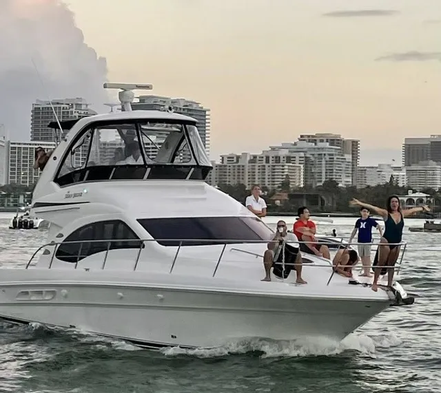 Rent a Sea Ray Boats motor yacht in Miami Beach, FL near me