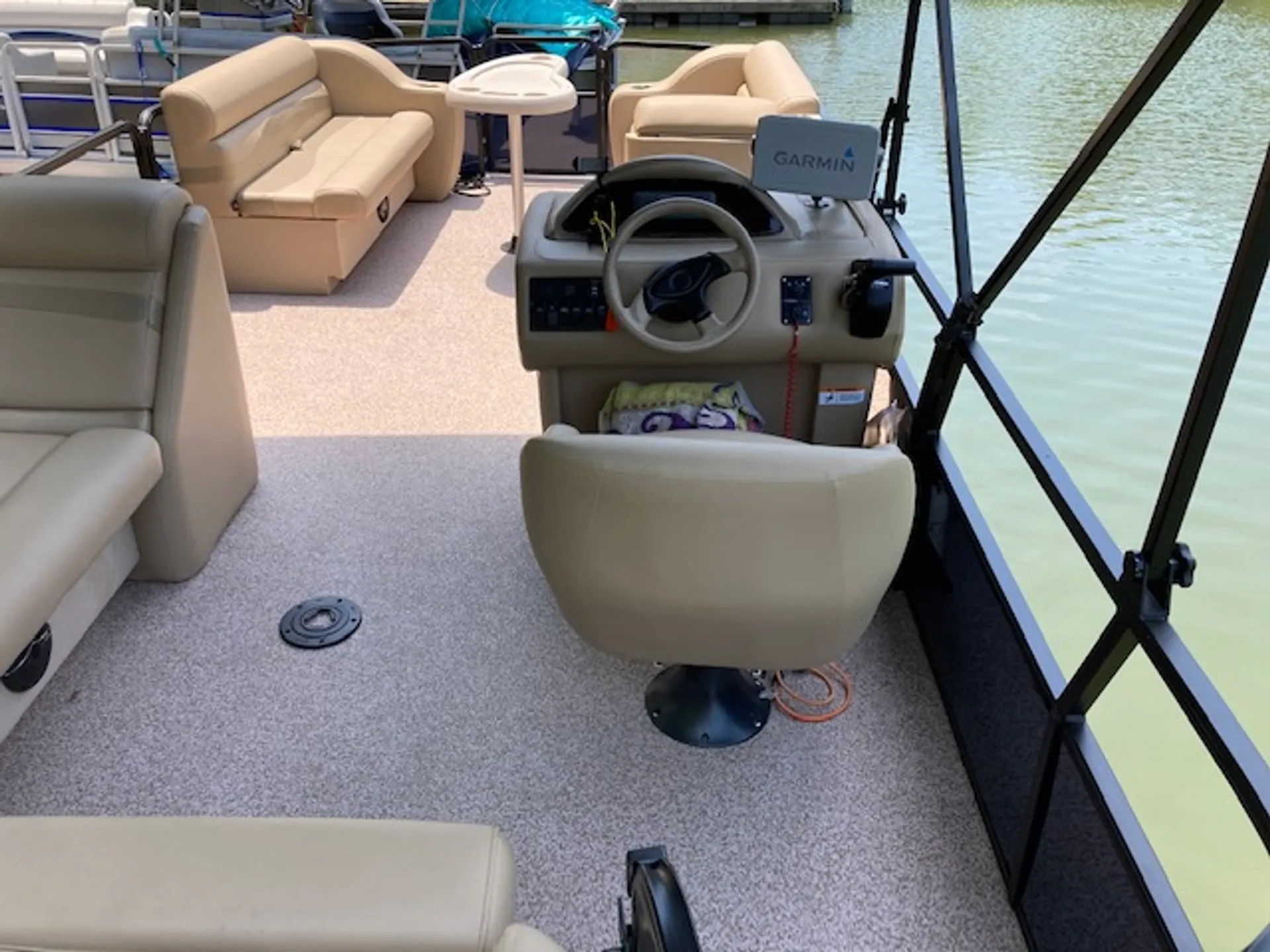 Lake Wylie Cruzin #2- FREE Gas/Ice -Will Deliver to Air BnB/Lake House