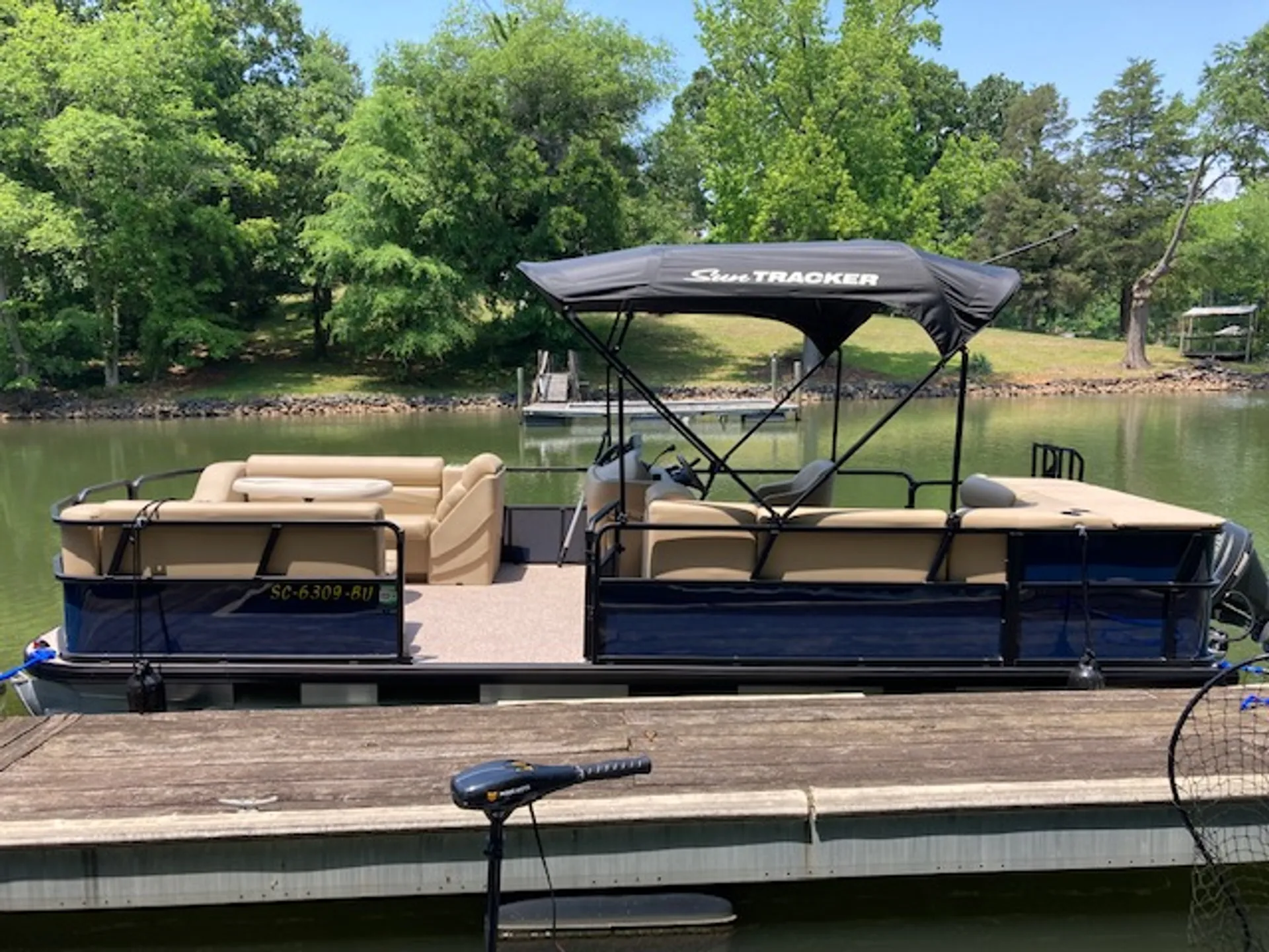 Lake Wylie Cruzin #2- FREE Gas/Ice -Will Deliver to Air BnB/Lake House