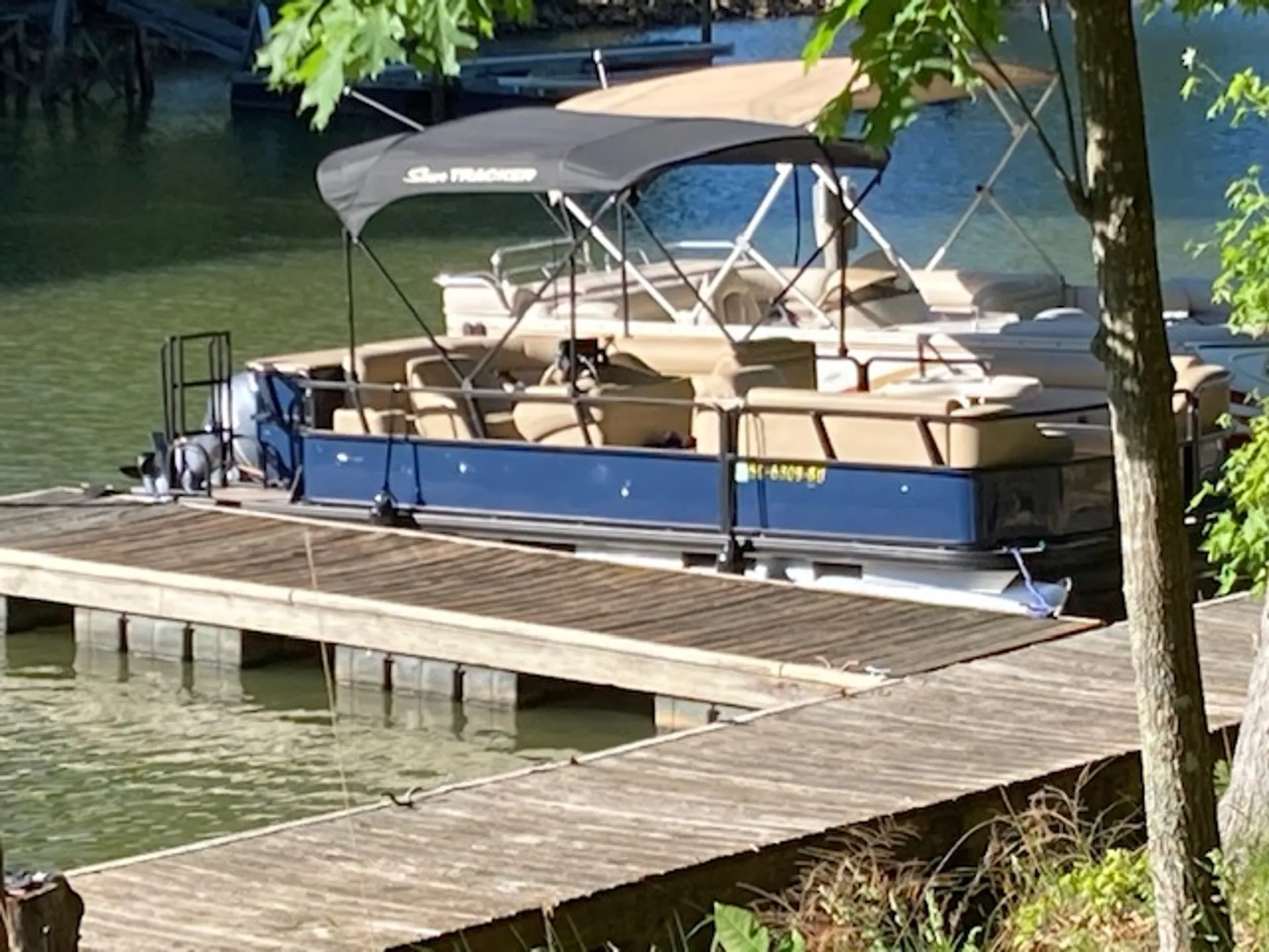 Lake Wylie Cruzin #2- FREE Gas/Ice -Will Deliver to Air BnB/Lake House