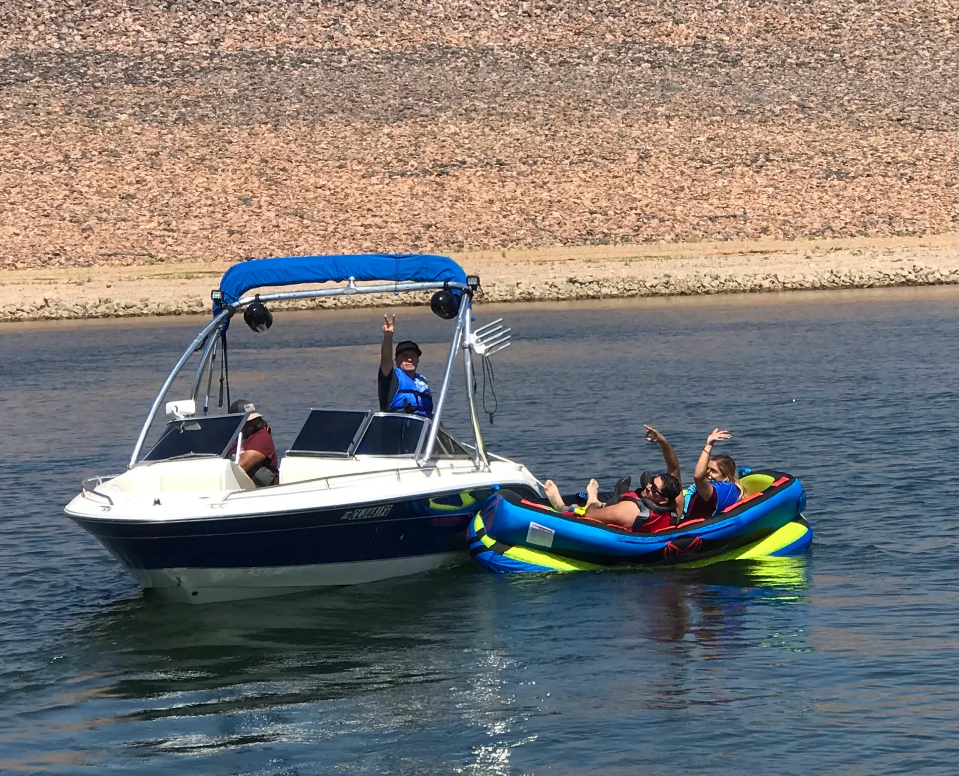 24 hour Day Rental 1994 Searay Bowrider 200, 21Ski Boat