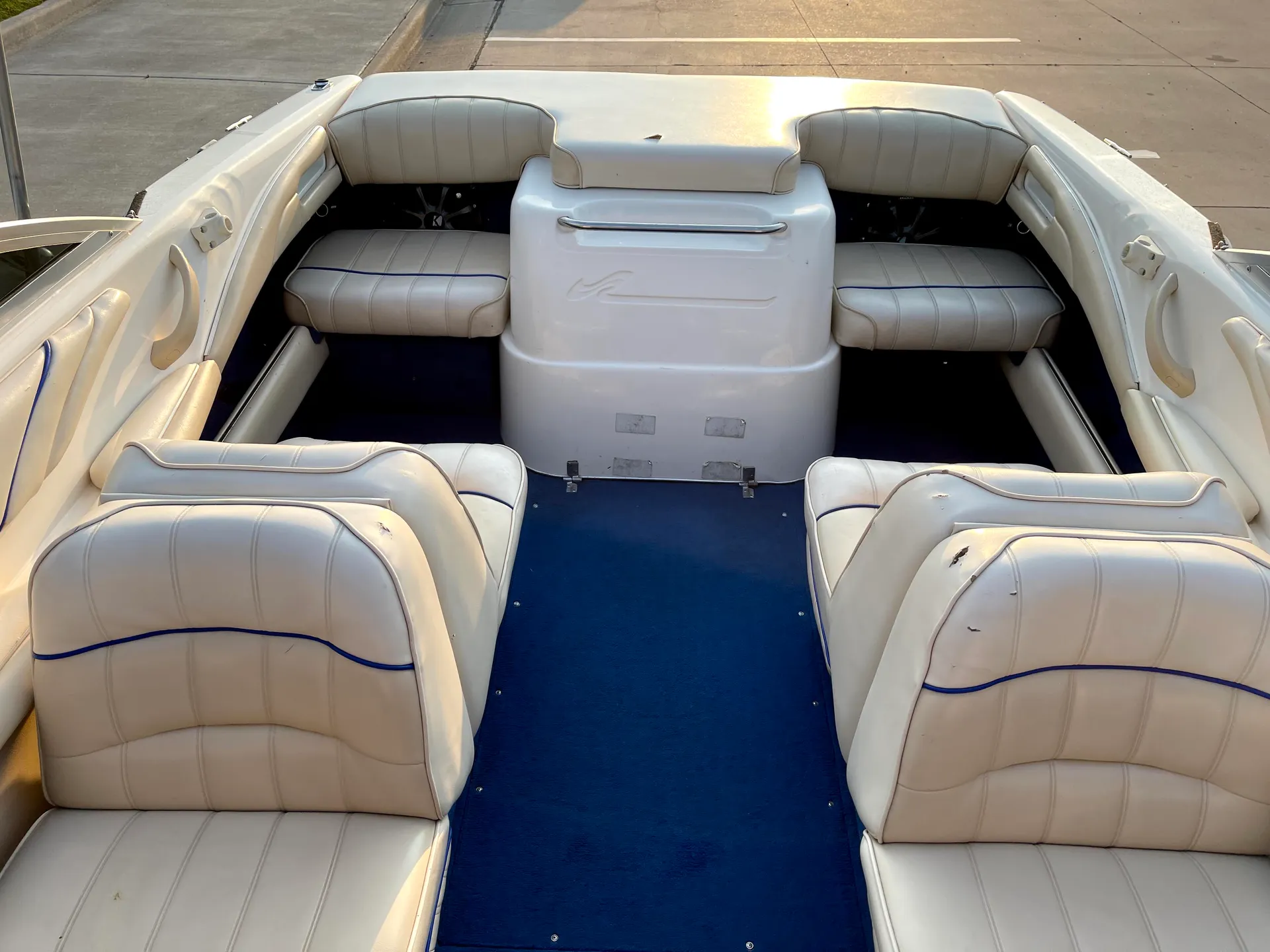 24 hour Day Rental 1994 Searay Bowrider 200, 21Ski Boat