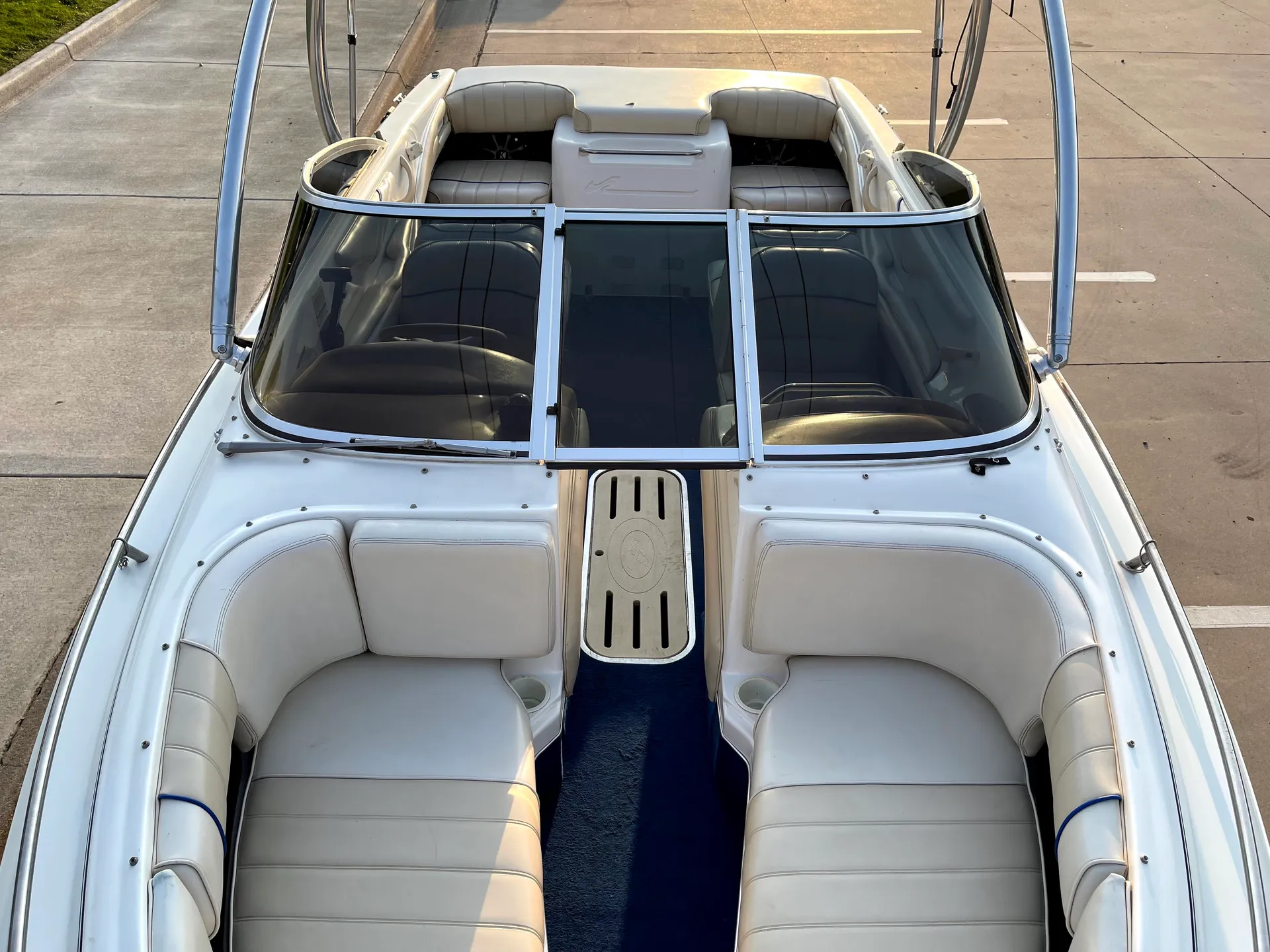 24 hour Day Rental 1994 Searay Bowrider 200, 21Ski Boat