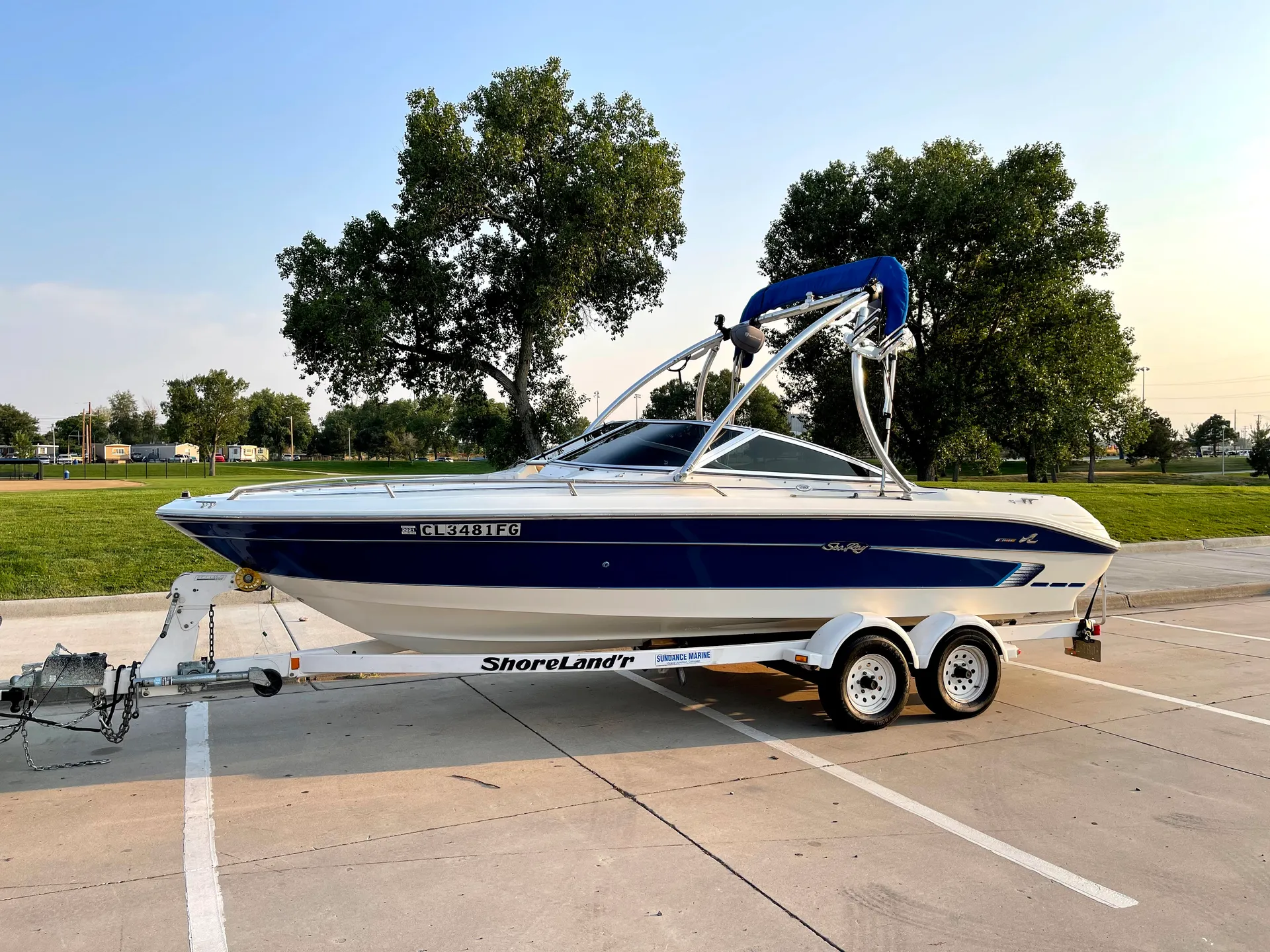 24 hour Day Rental 1994 Searay Bowrider 200, 21Ski Boat