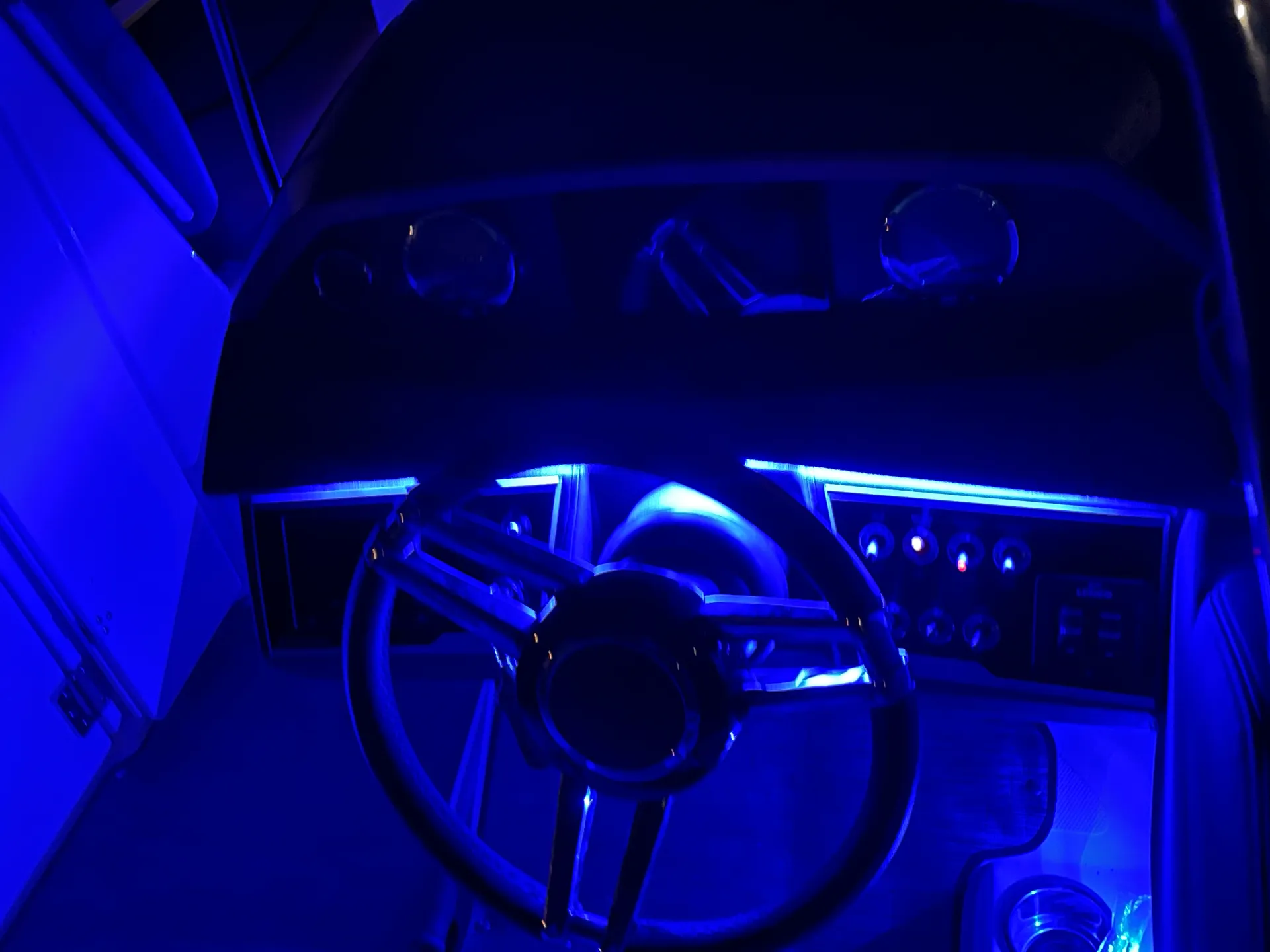 2021 FourWinns HD5 RS OB - 250 hp 3 days minimum