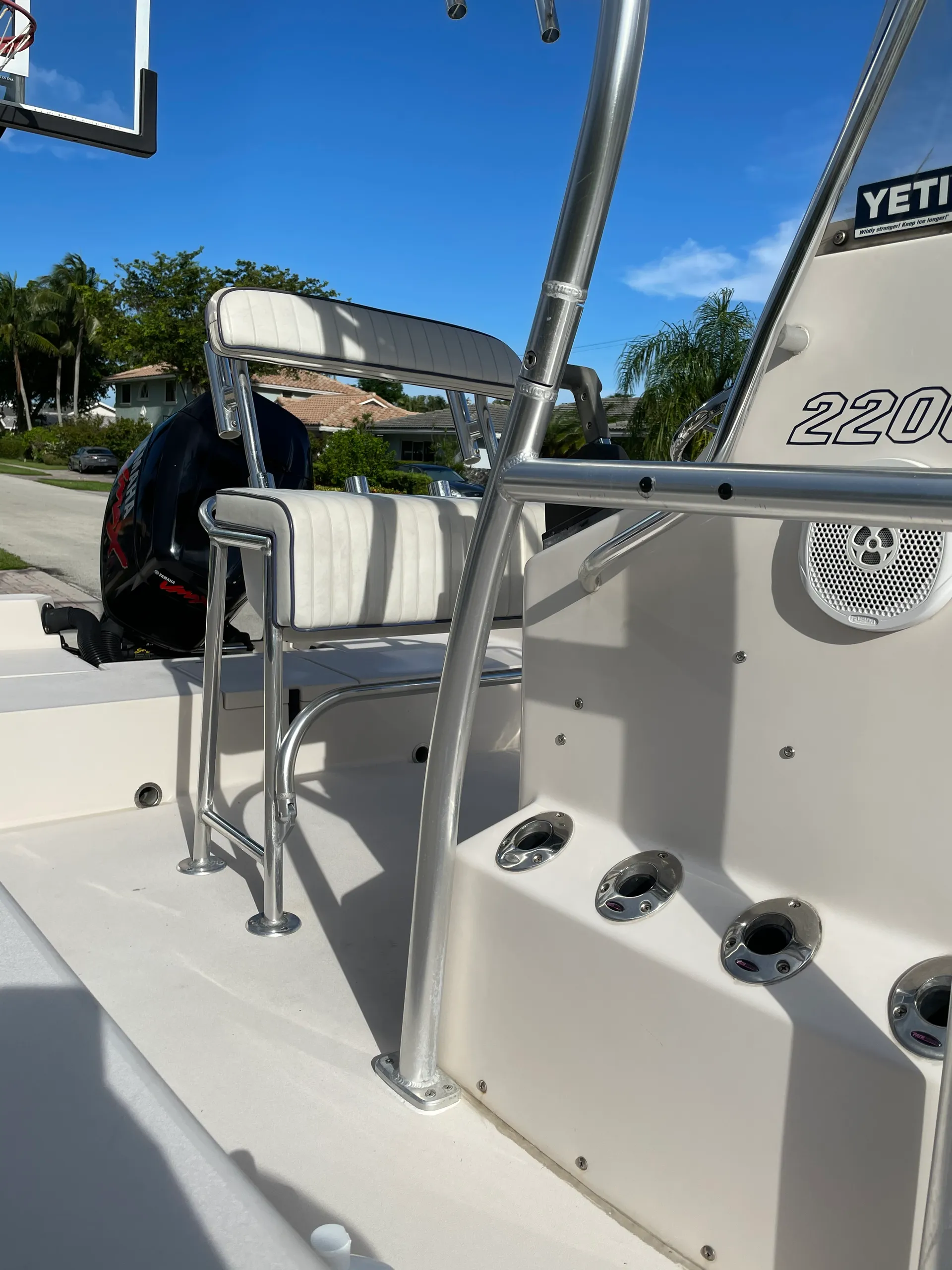 Pathfinder Boats 2200V w/V150 Yamaha in Lighthouse Point, FL — photo 5