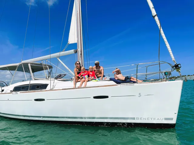 Rent a Beneteau USA sloop in Miami, FL near me