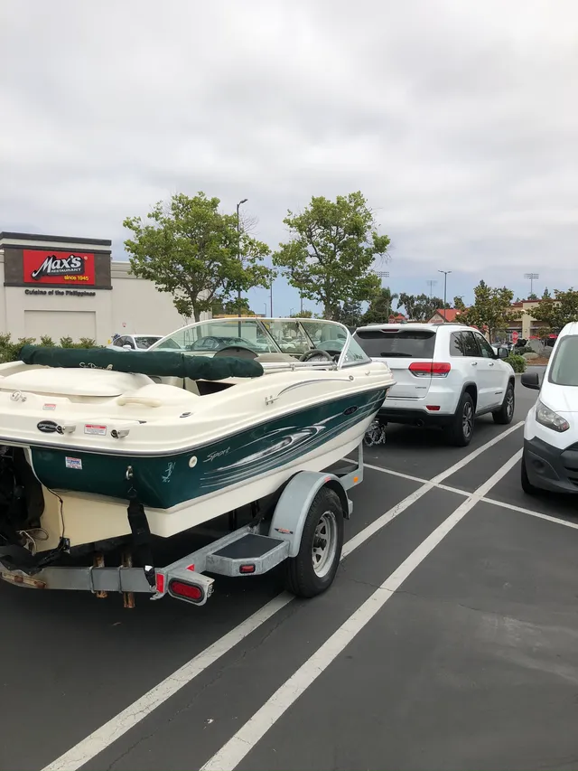 Rent a Sea Ray Boats bow rider in Goodyear, AZ near me