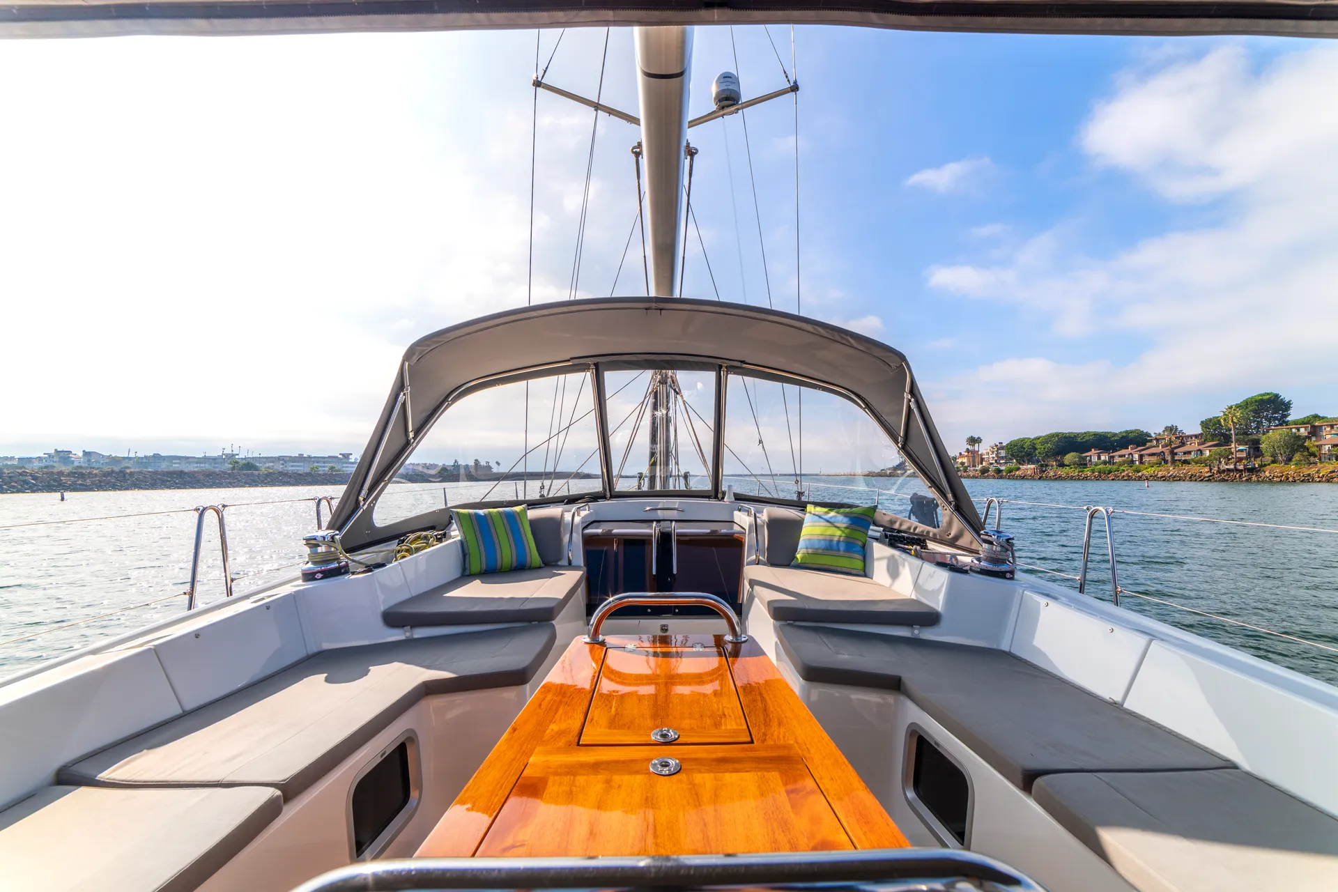 Escape the Ordinary - Discover Private Luxury Sailing on a Jeanneau 58
