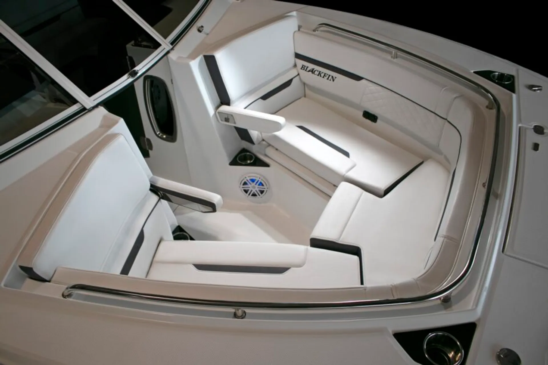 BLACKFIN YACHTS 272DC in Sarasota, FL — photo 2