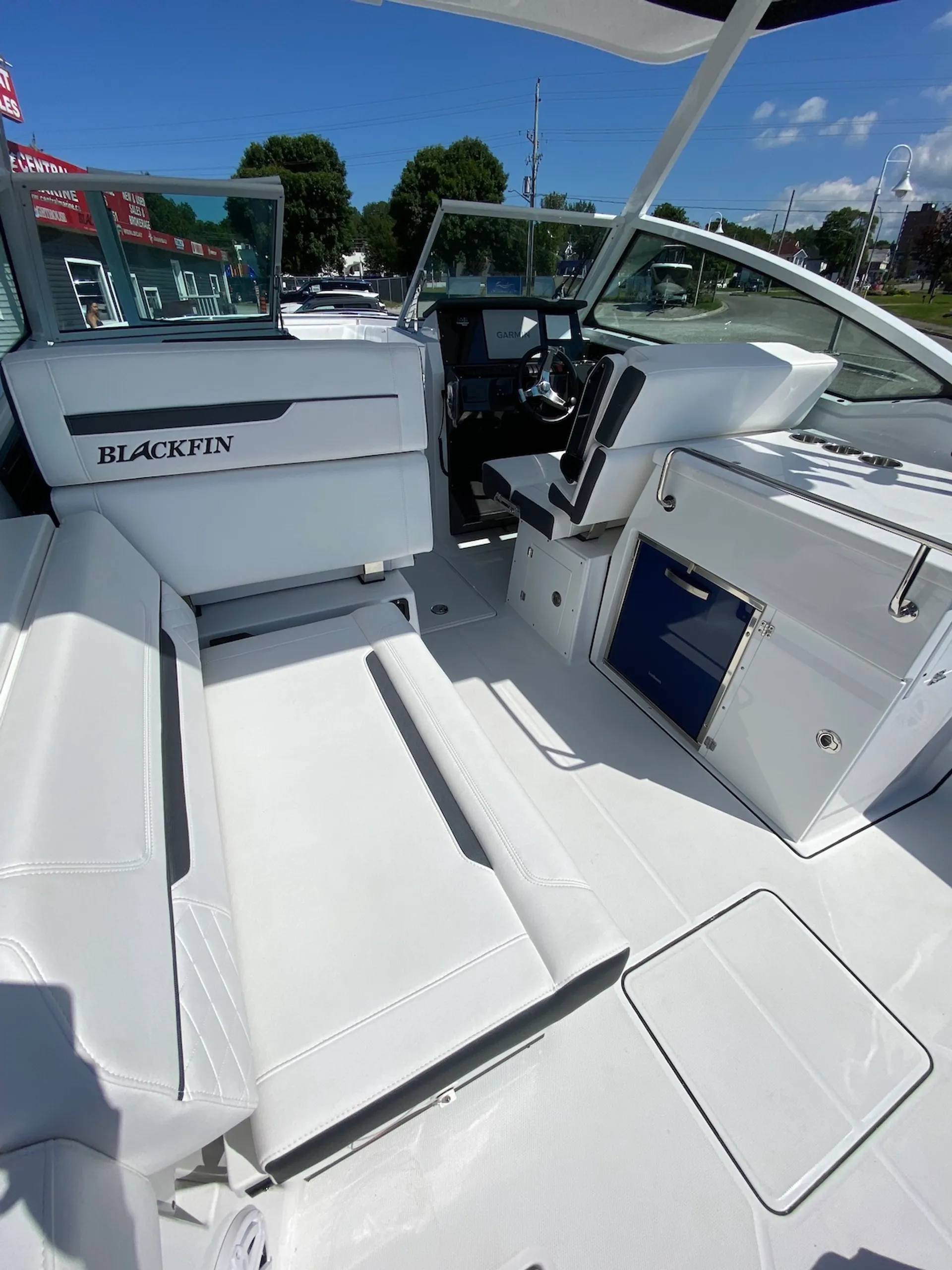 BLACKFIN YACHTS 272DC in Sarasota, FL — photo 3