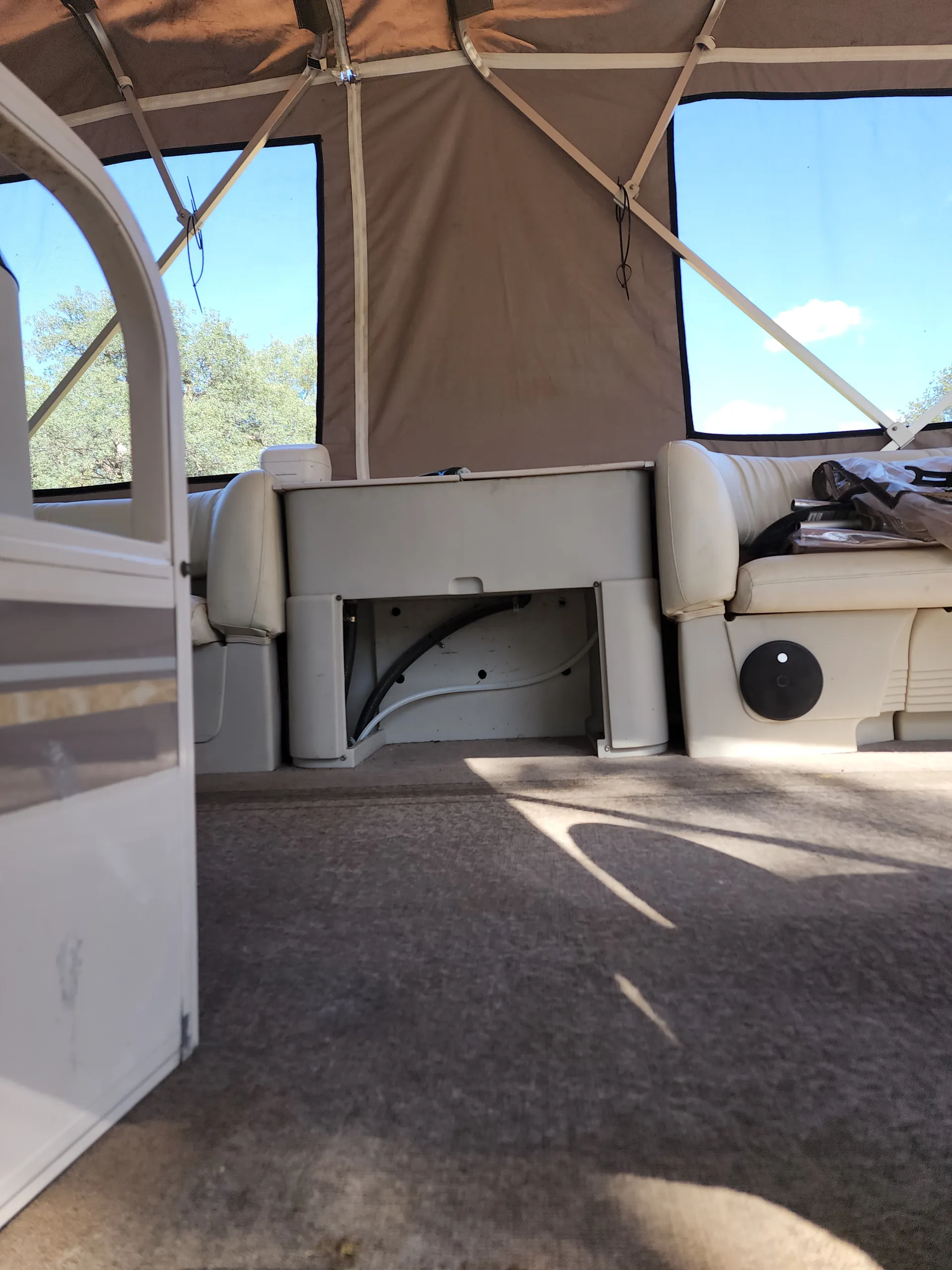 Crest Pontoons 25 Crest II Dlx. in Jamestown, CA — photo 7