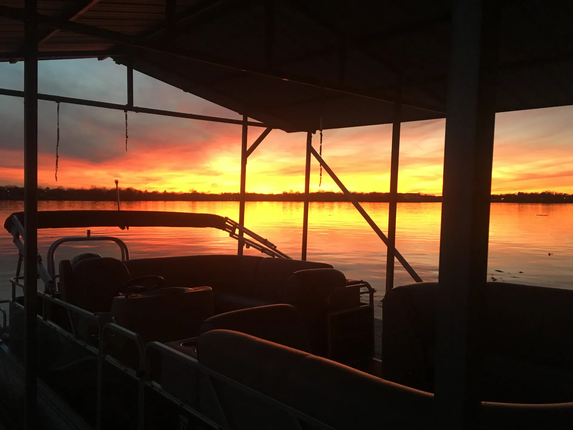 Nashville Pontoon on Old Hickory Lake