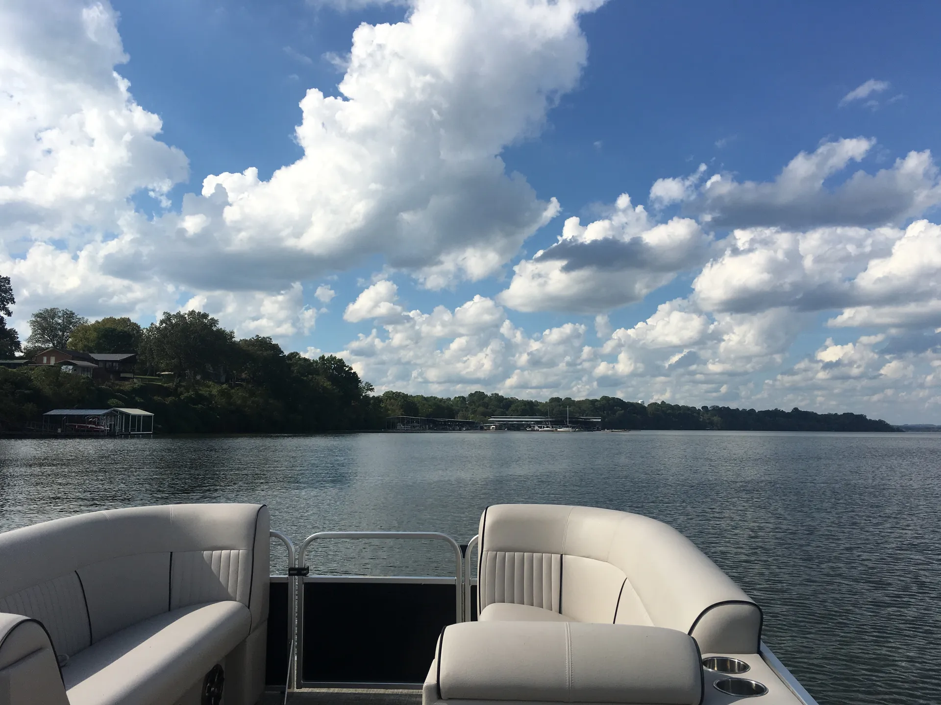 Nashville Pontoon on Old Hickory Lake