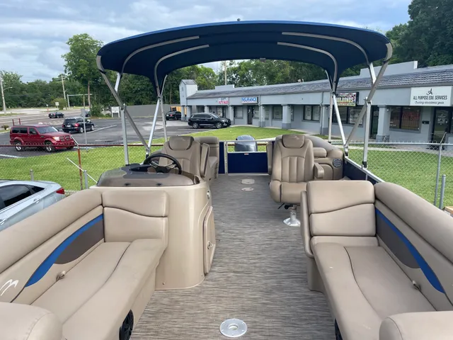 Rent a BENNINGTON MARINE pontoon in Jacksonville, FL near me