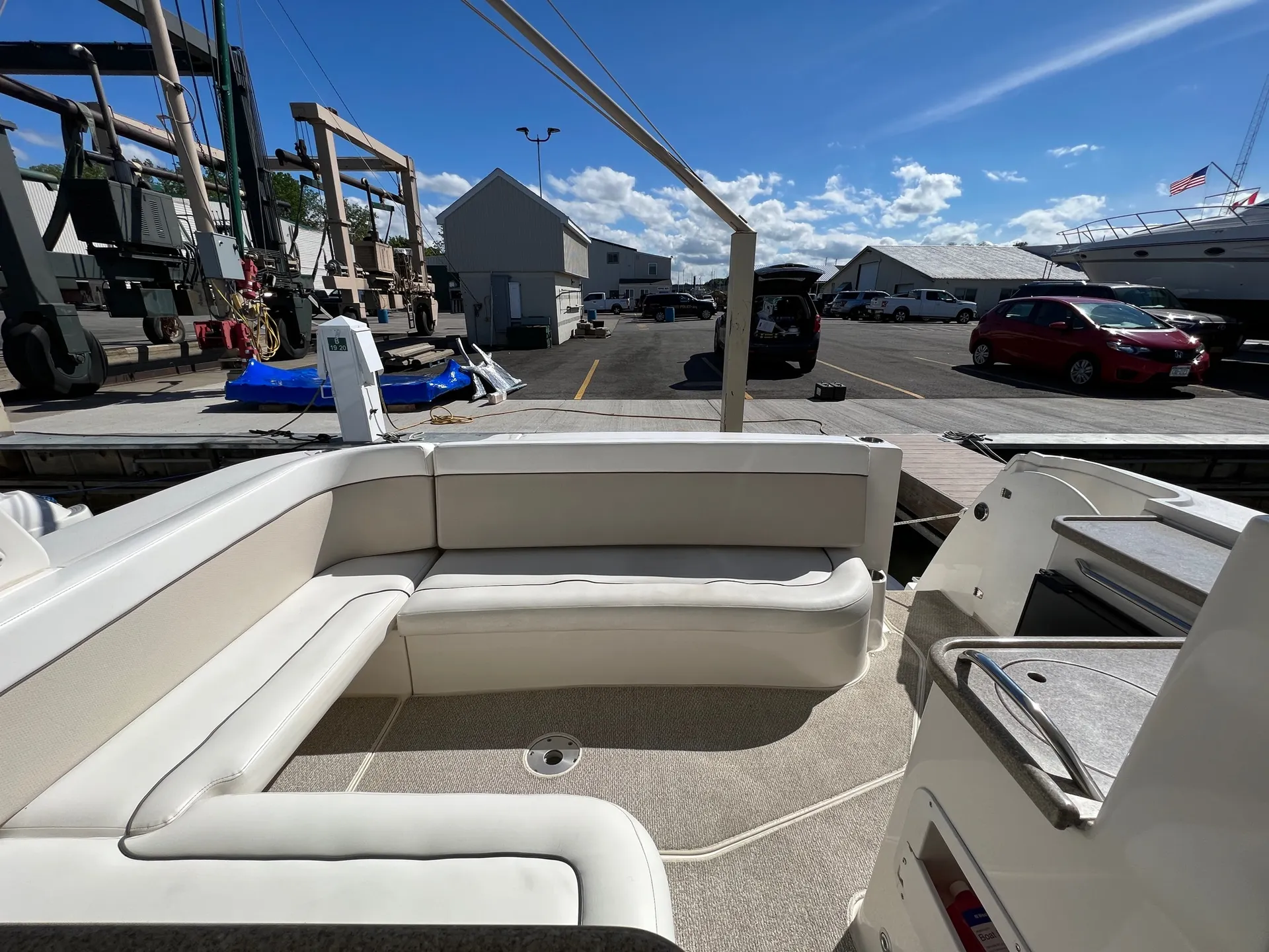 Rinker Boats 390 Express Cruiser in Jersey City, NJ — photo 2