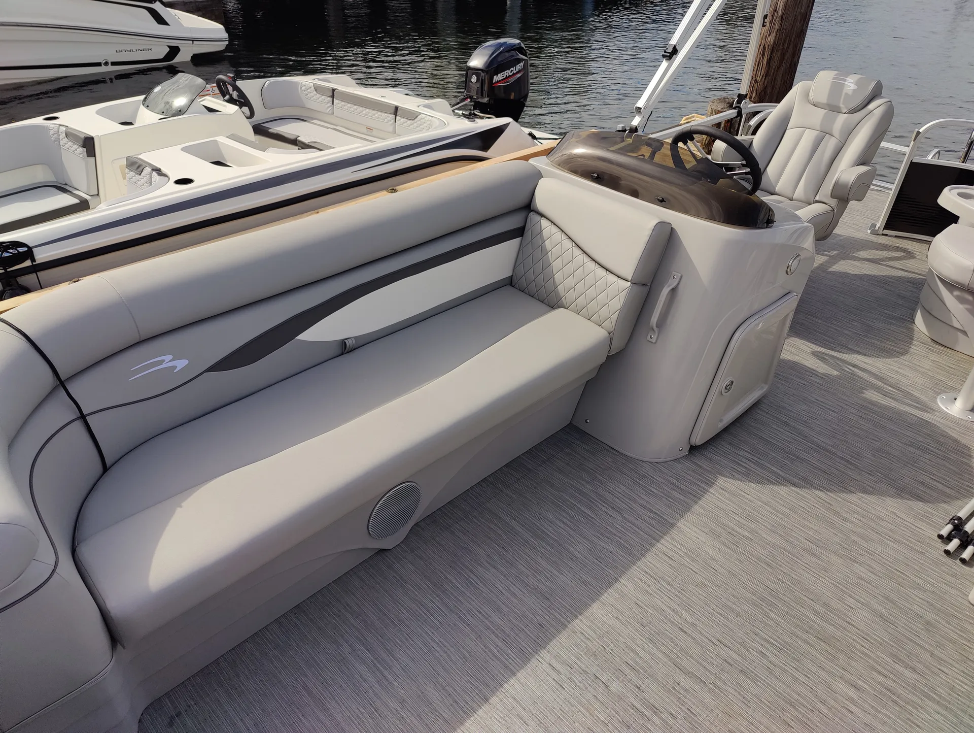 Best Pontoon on Lake Union