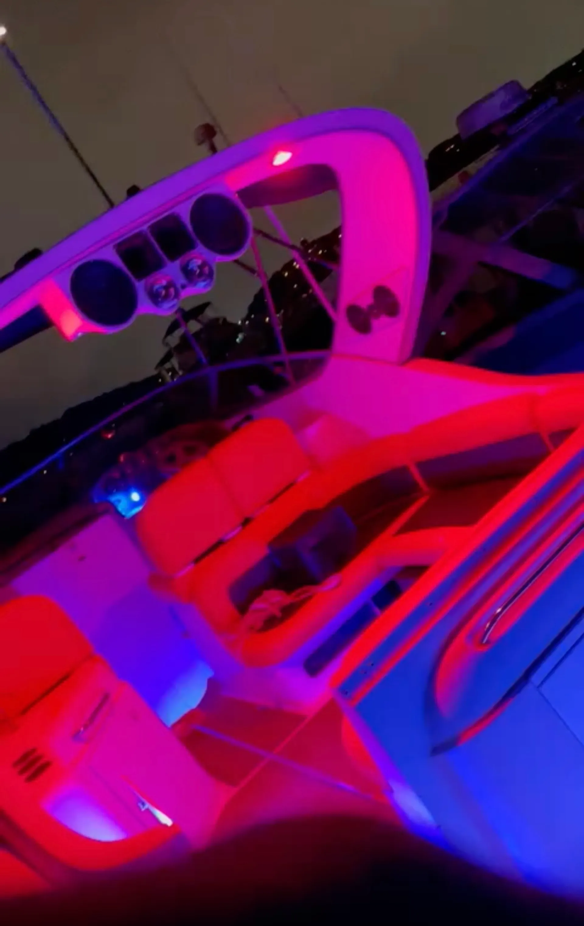 Bayliner 3055 Ciera in ENGLEWD CLFS, NJ — photo 5