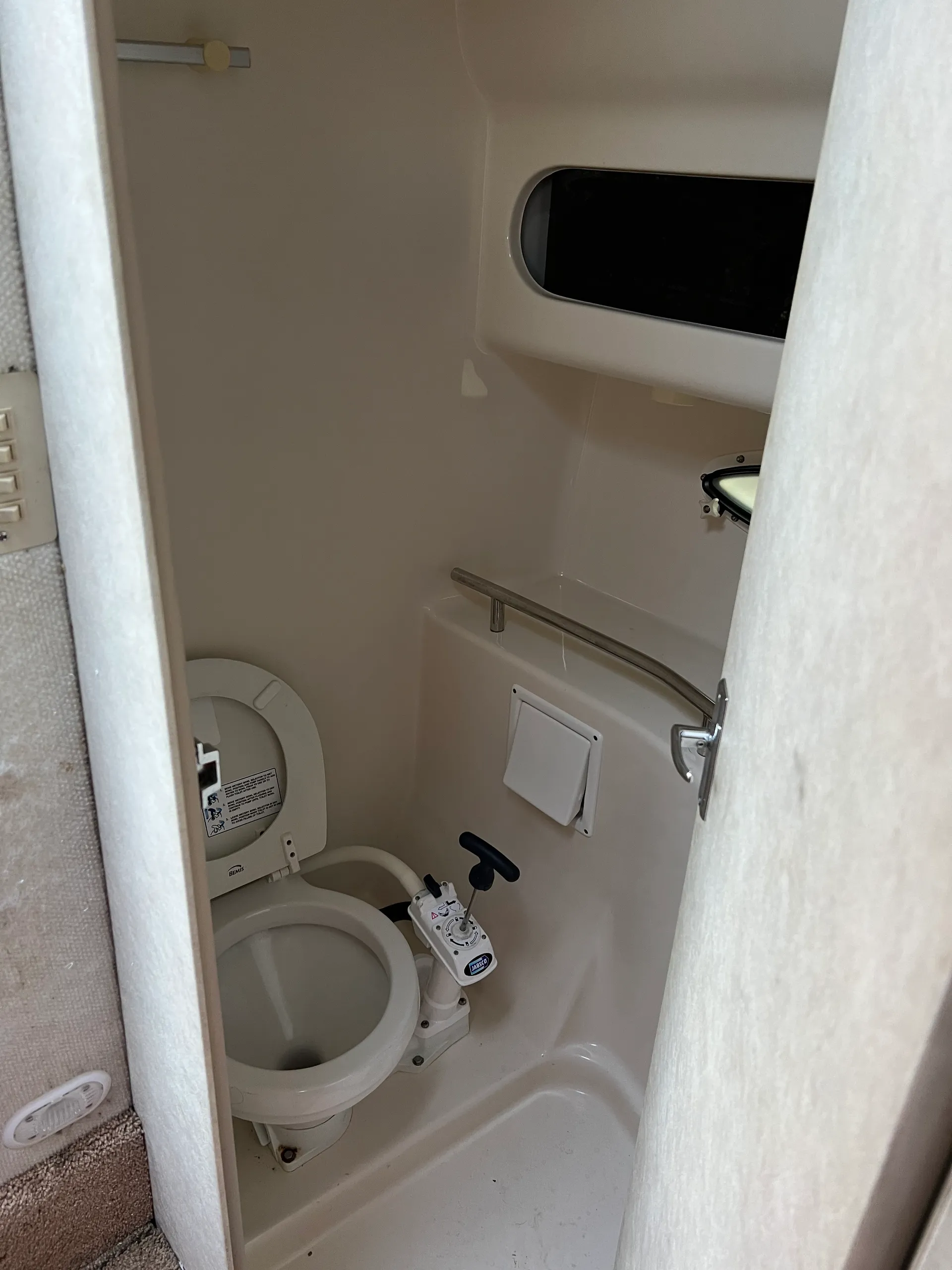 Bayliner 3055 Ciera in ENGLEWD CLFS, NJ — photo 8